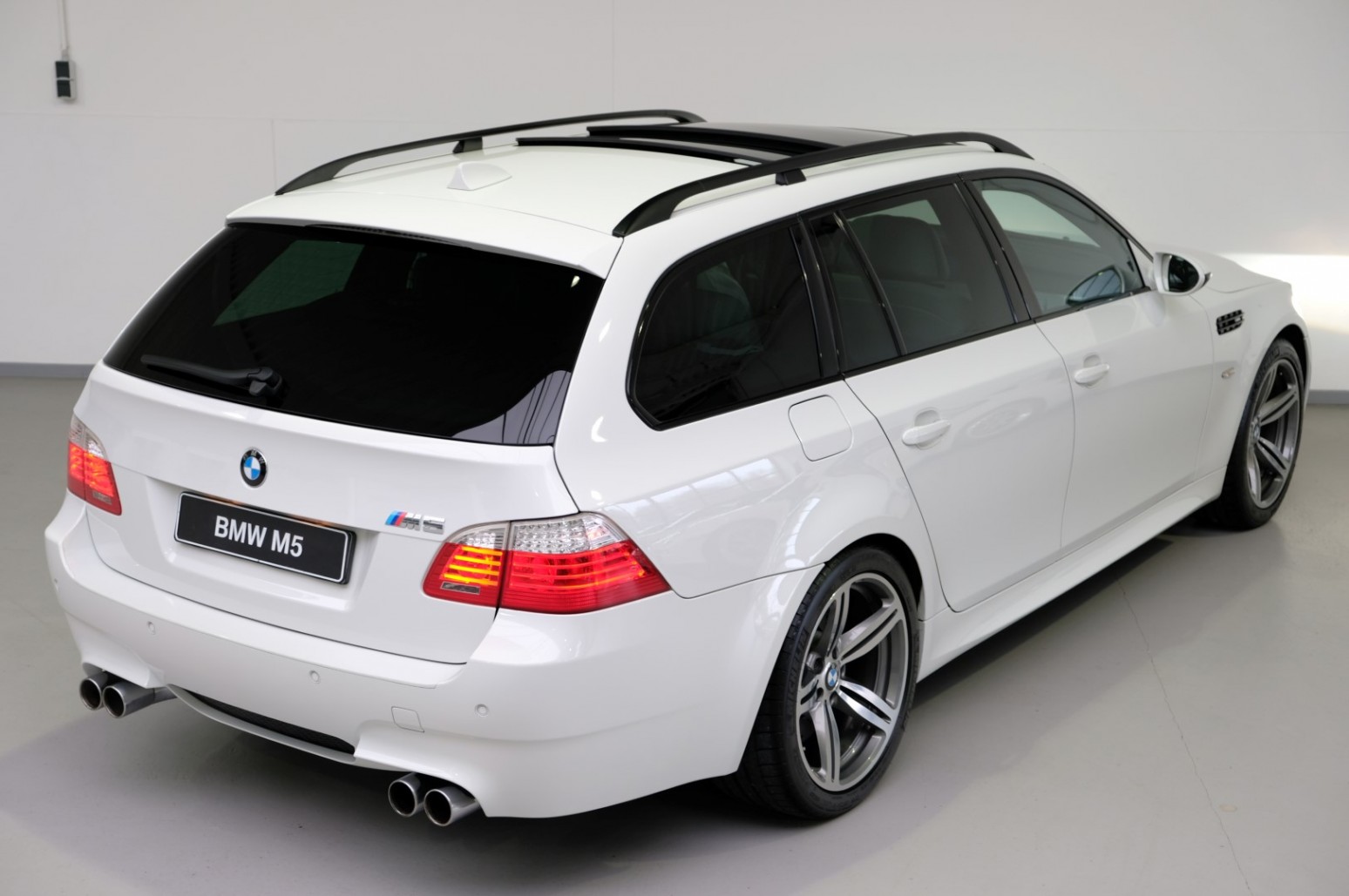 bmw m5 touring e61 23 BMW M5 Touring Is For Petrolhead Soccer Dads Who Dislike Fast SUVs