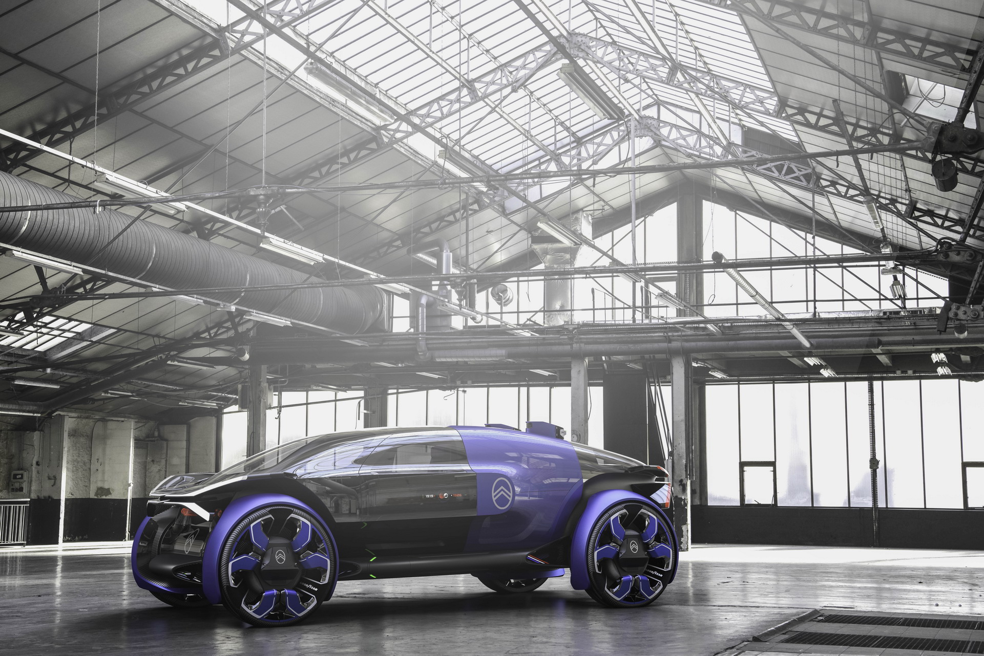 Citroen 19_19 CONCEPT 36 Citroen’s New Electric 19_19 Concept Has A 500 Mile Range And 30-inch Rims
