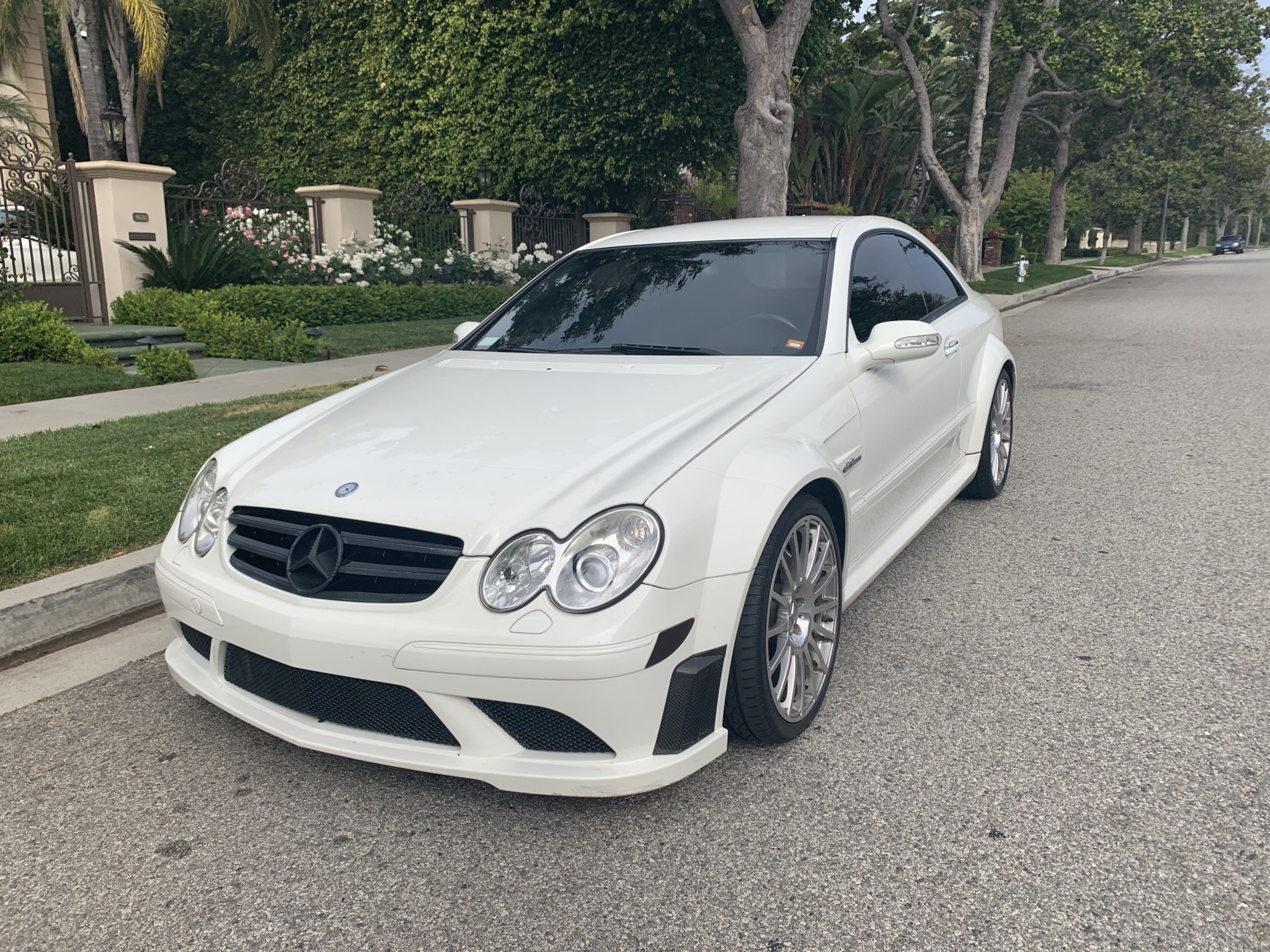 Mercedes Benz CLK 63 AMG Black 3 Mercedes-Benz CLK 63 AMG Black Series Looks Mean Even In White