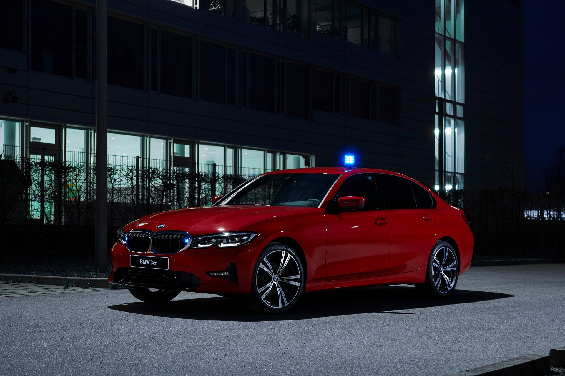 BMW RETTmobil 2019-3 Stealthy BMW 3-Series Police Car Headlines Company’s RETTmobil Lineup