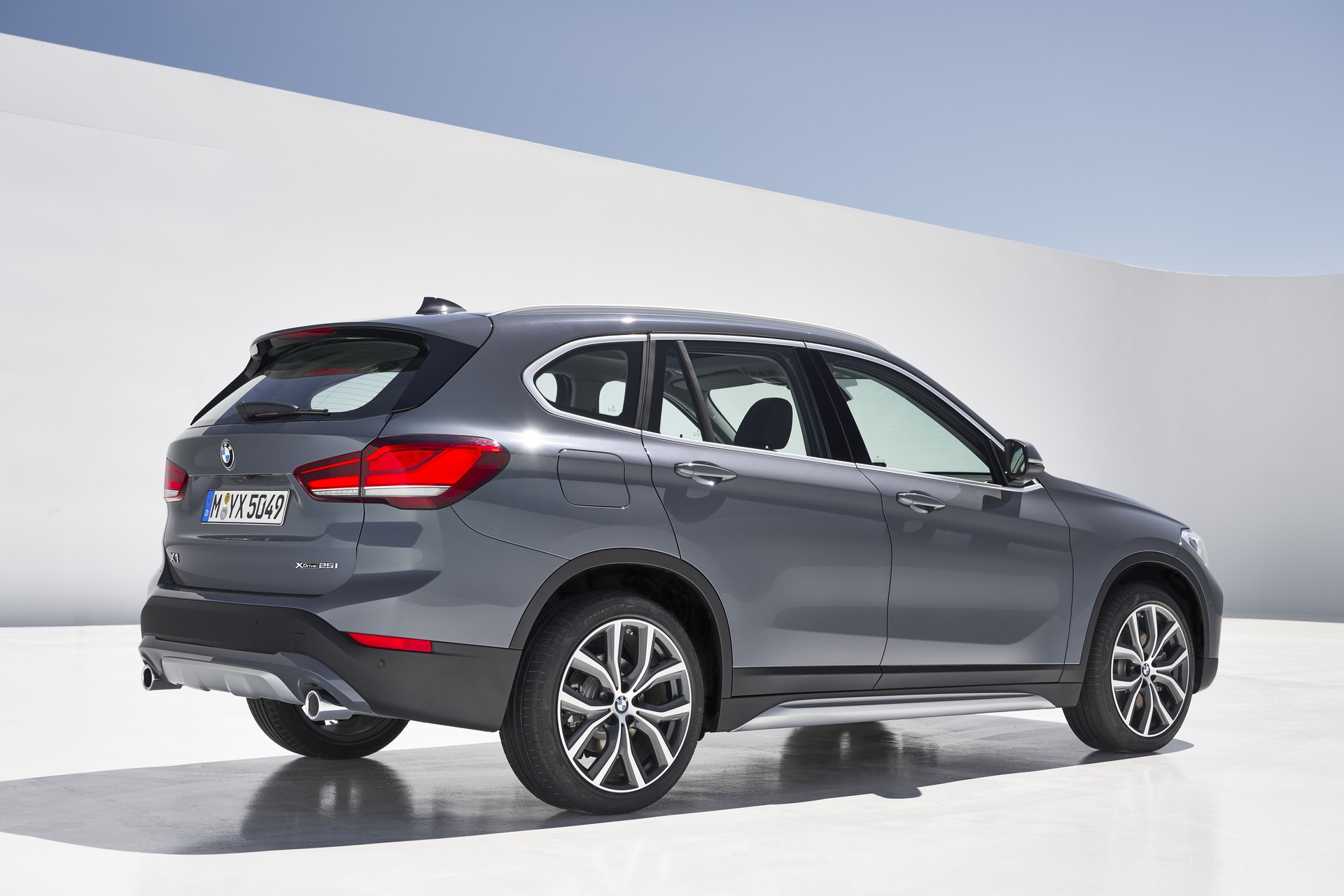 2020 BMW X1 Debuts With New Looks And A Plug-In Hybrid Powertrain