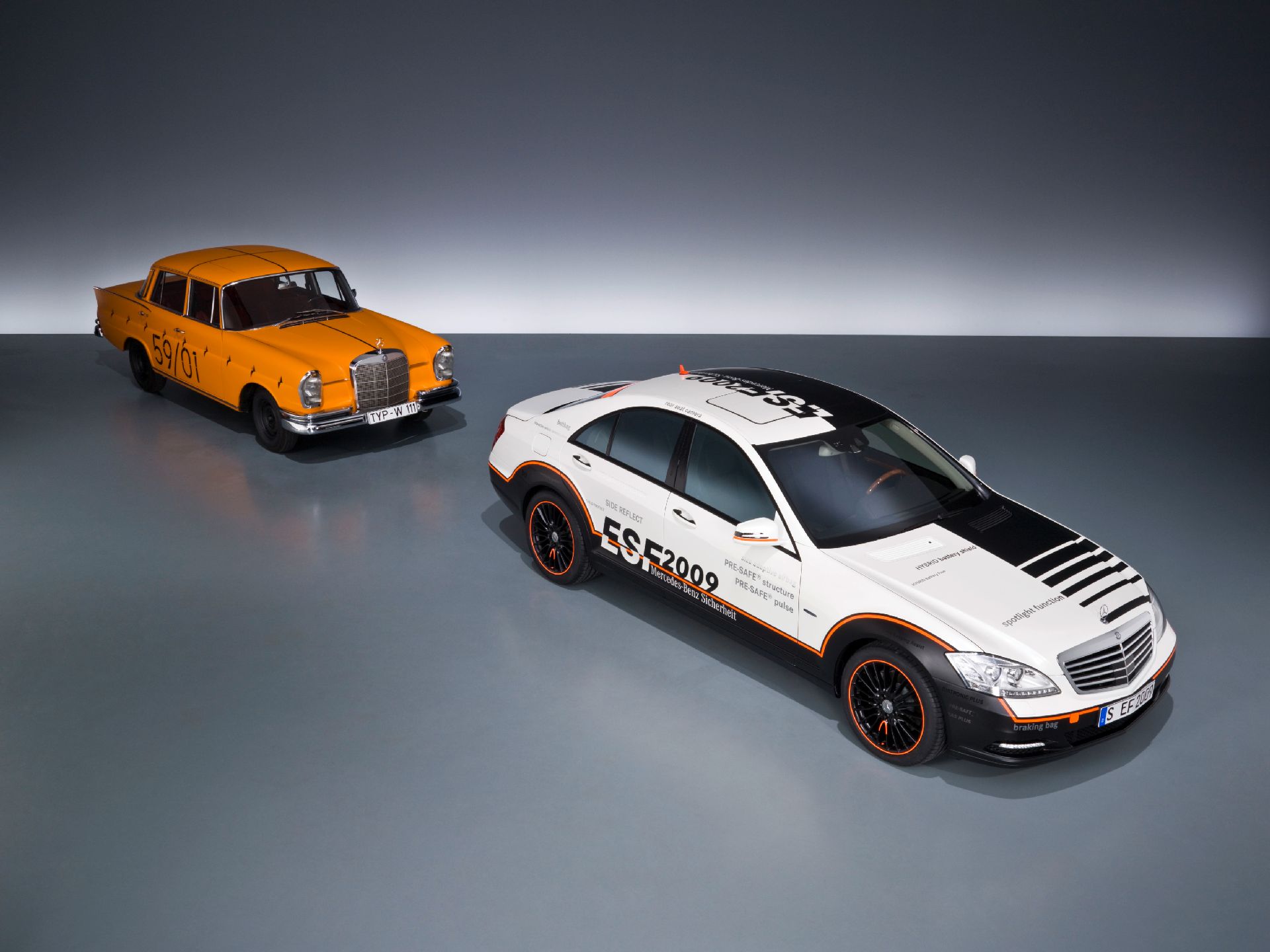 Inbegriff des Automobils: Die Mercedes-Benz S-Klasse
The epitome of the automobile: The Mercedes-Benz S-Class Mercedes’ New Experimental Safety Vehicle Points Towards The Future