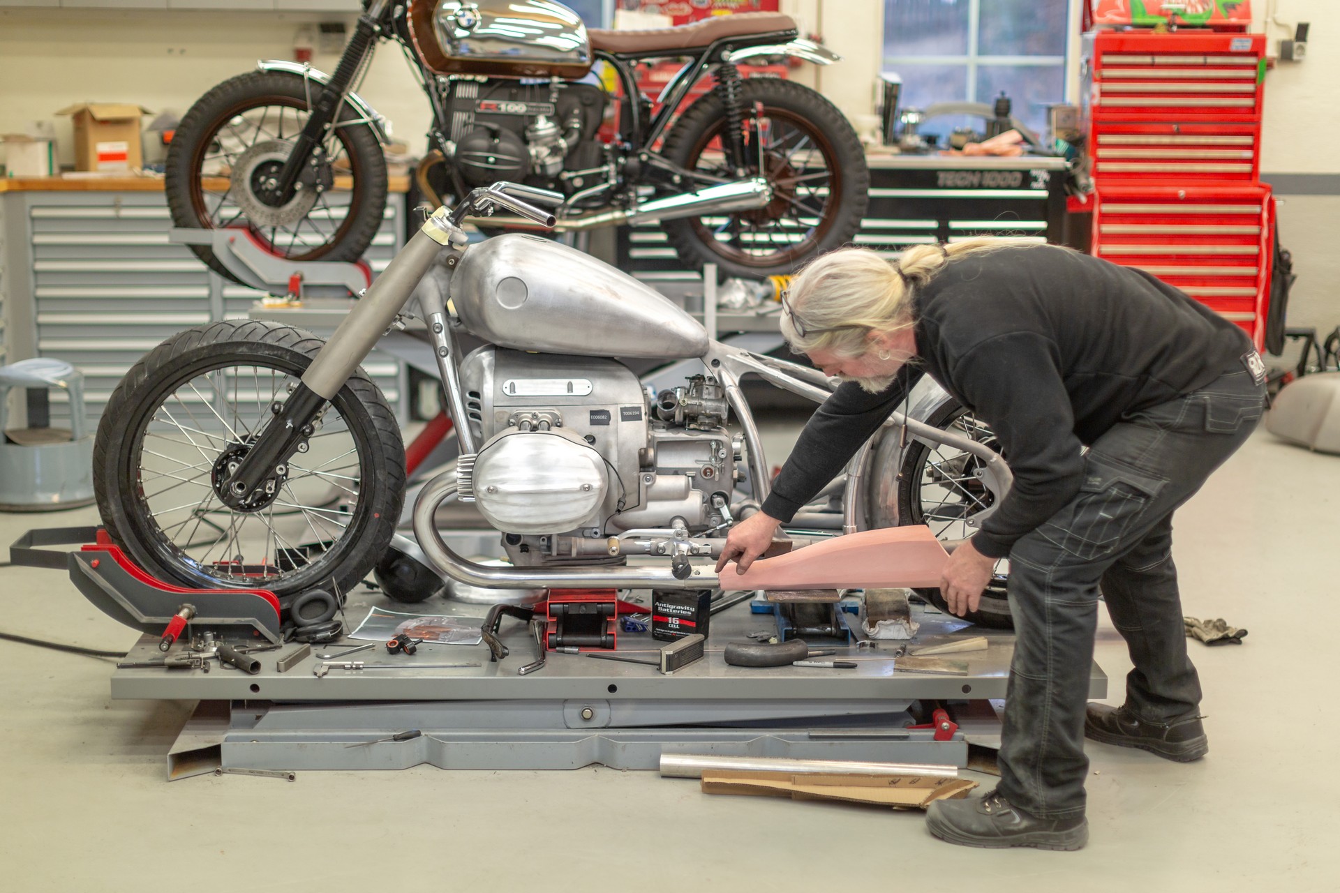 BMW’s R18 Concept Is A Minimalist Bike With An All-New Boxer Engine