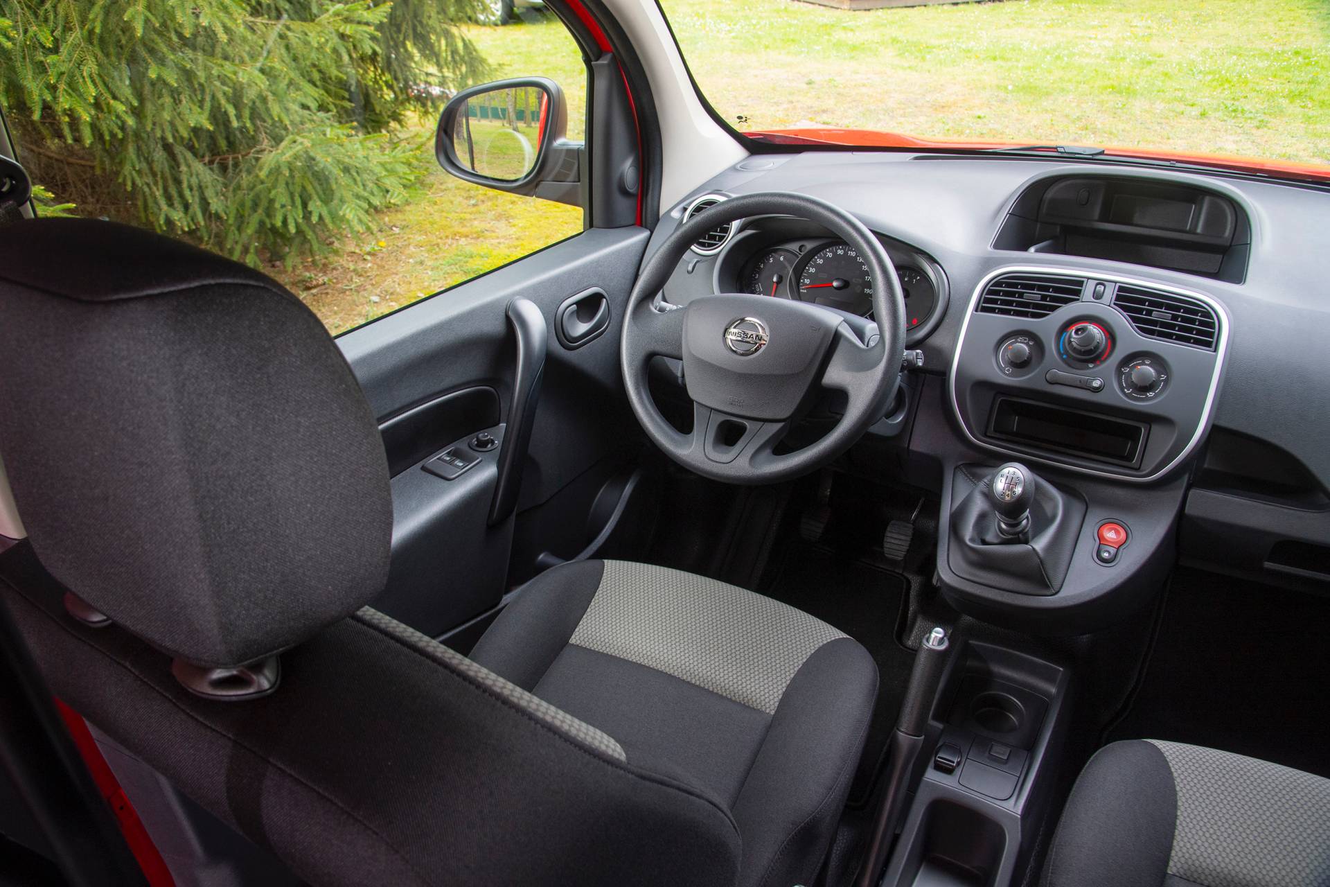 Nissan NV250 L1 Van 35 Badge-Engineered Nissan NV250 Compact Van Debuts In Europe