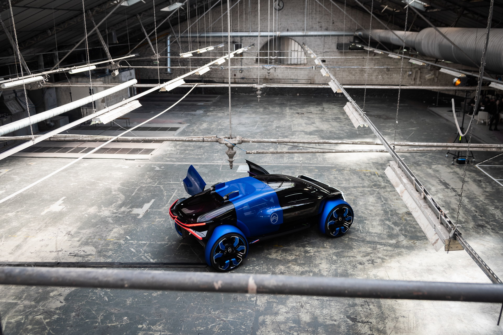 Citroen 19_19 CONCEPT 25 Citroen’s New Electric 19_19 Concept Has A 500 Mile Range And 30-inch Rims