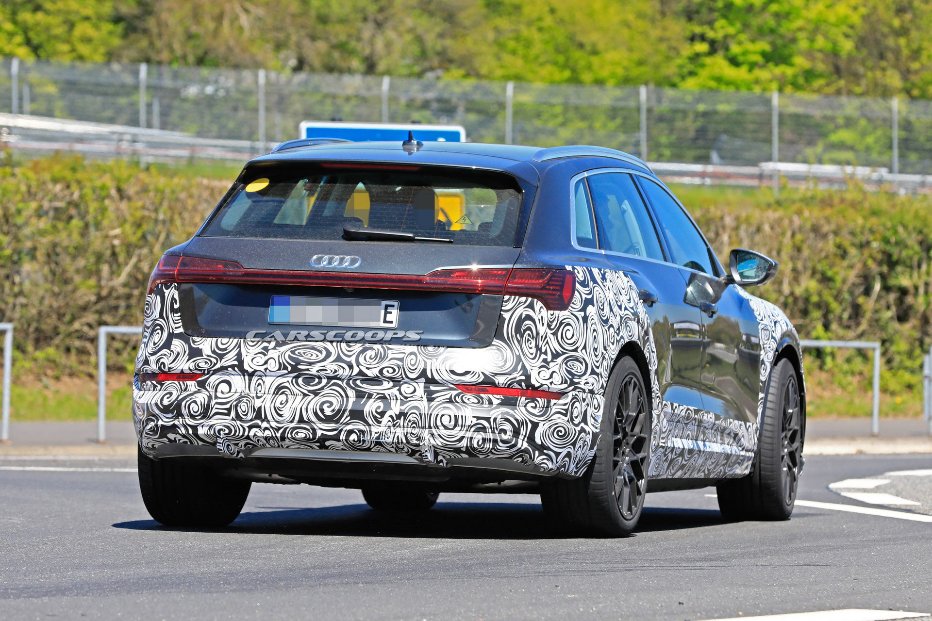 High-Performance Audi E-Tron Spied, Could Be The S Or RS Variant (New Photos)