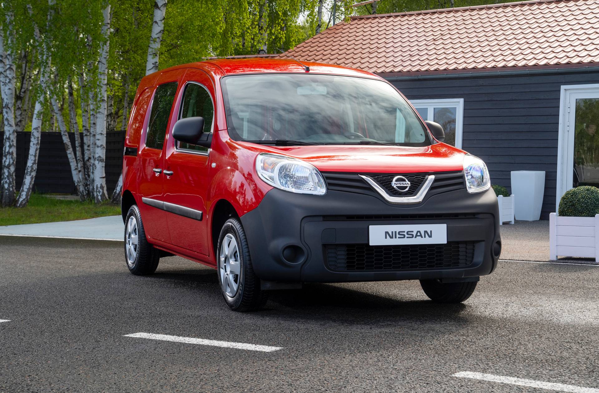 Nissan NV250 L1 Van 12 Badge-Engineered Nissan NV250 Compact Van Debuts In Europe
