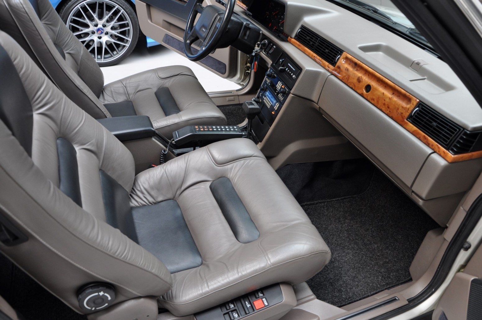 1988 Volvo 780 Coupe Bertone 22 Pristine 1988 Volvo 780 Coupe Blends Bertone Styling With Swedish Flair For €47,500