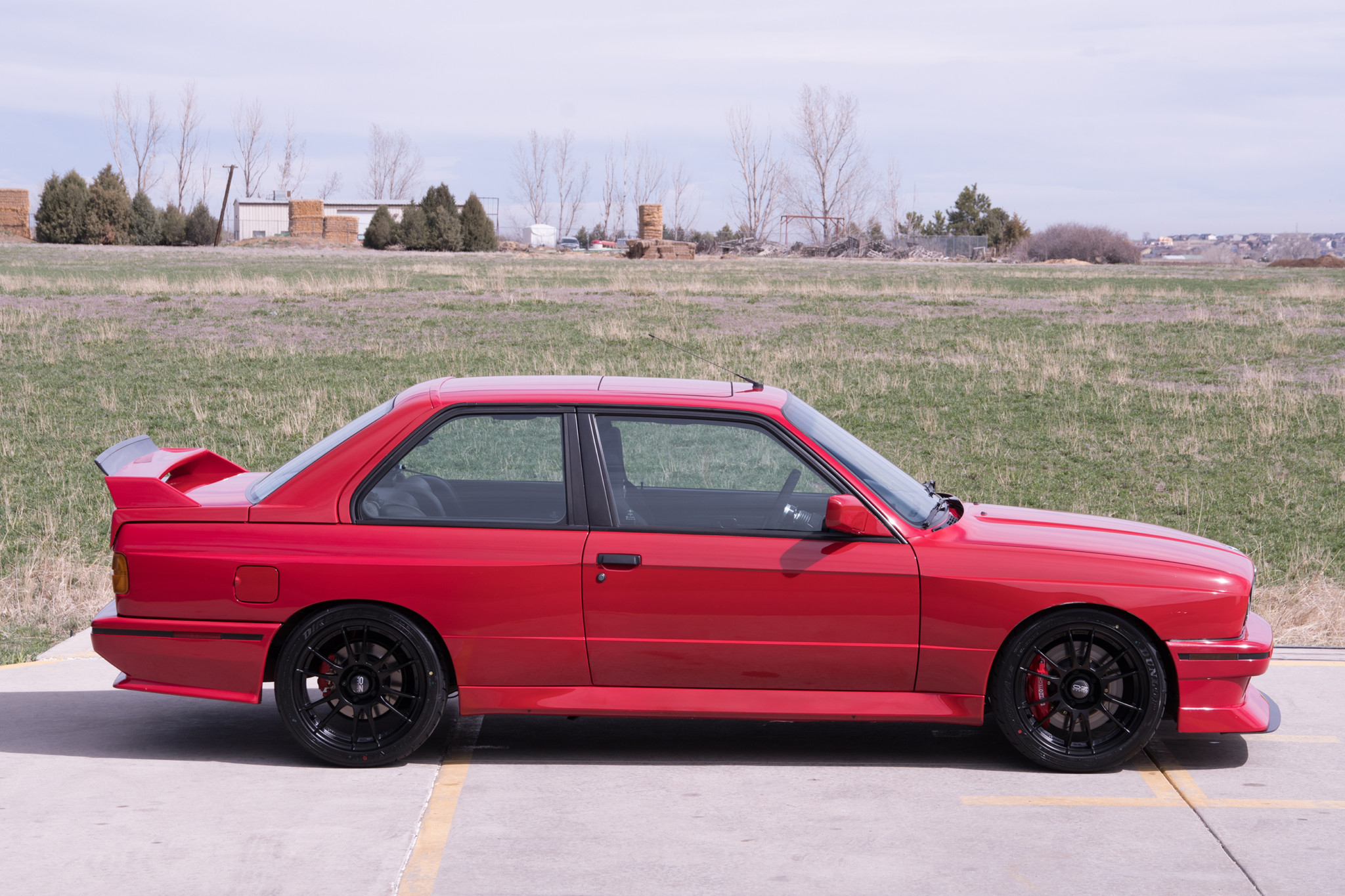 Want This 1989 BMW M3? It Goes For At Least $36K – And You’ve Got 10 Hours To Bid On It