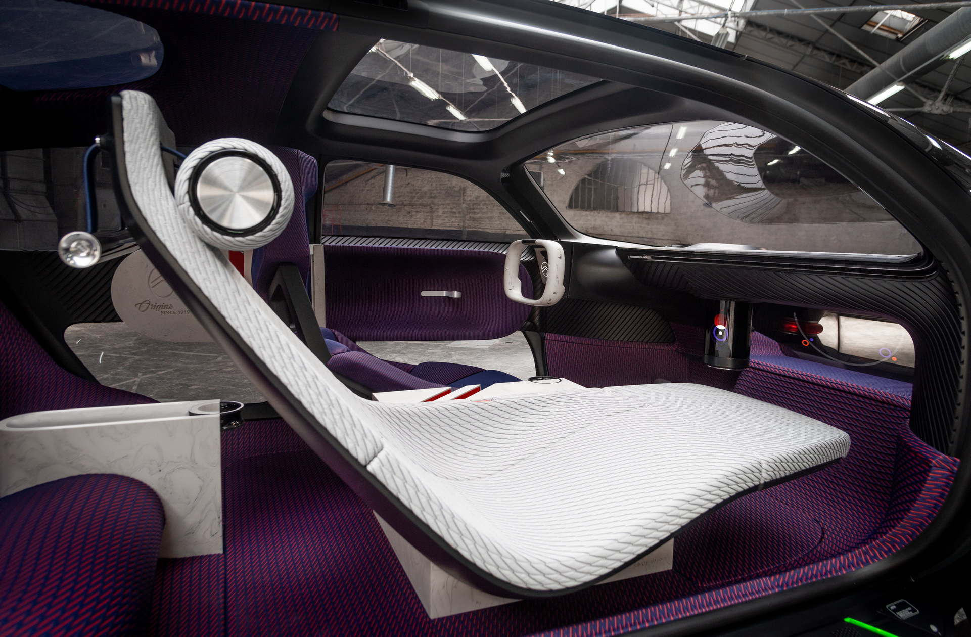 Citroen 19_19 CONCEPT 43 Citroen’s New Electric 19_19 Concept Has A 500 Mile Range And 30-inch Rims