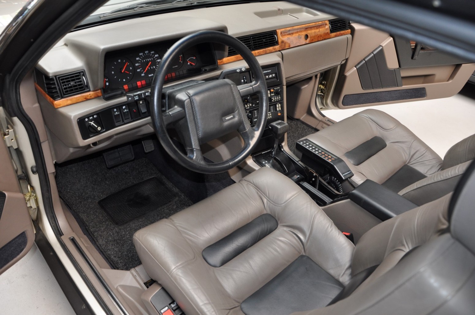 1988 Volvo 780 Coupe Bertone 21 Pristine 1988 Volvo 780 Coupe Blends Bertone Styling With Swedish Flair For €47,500