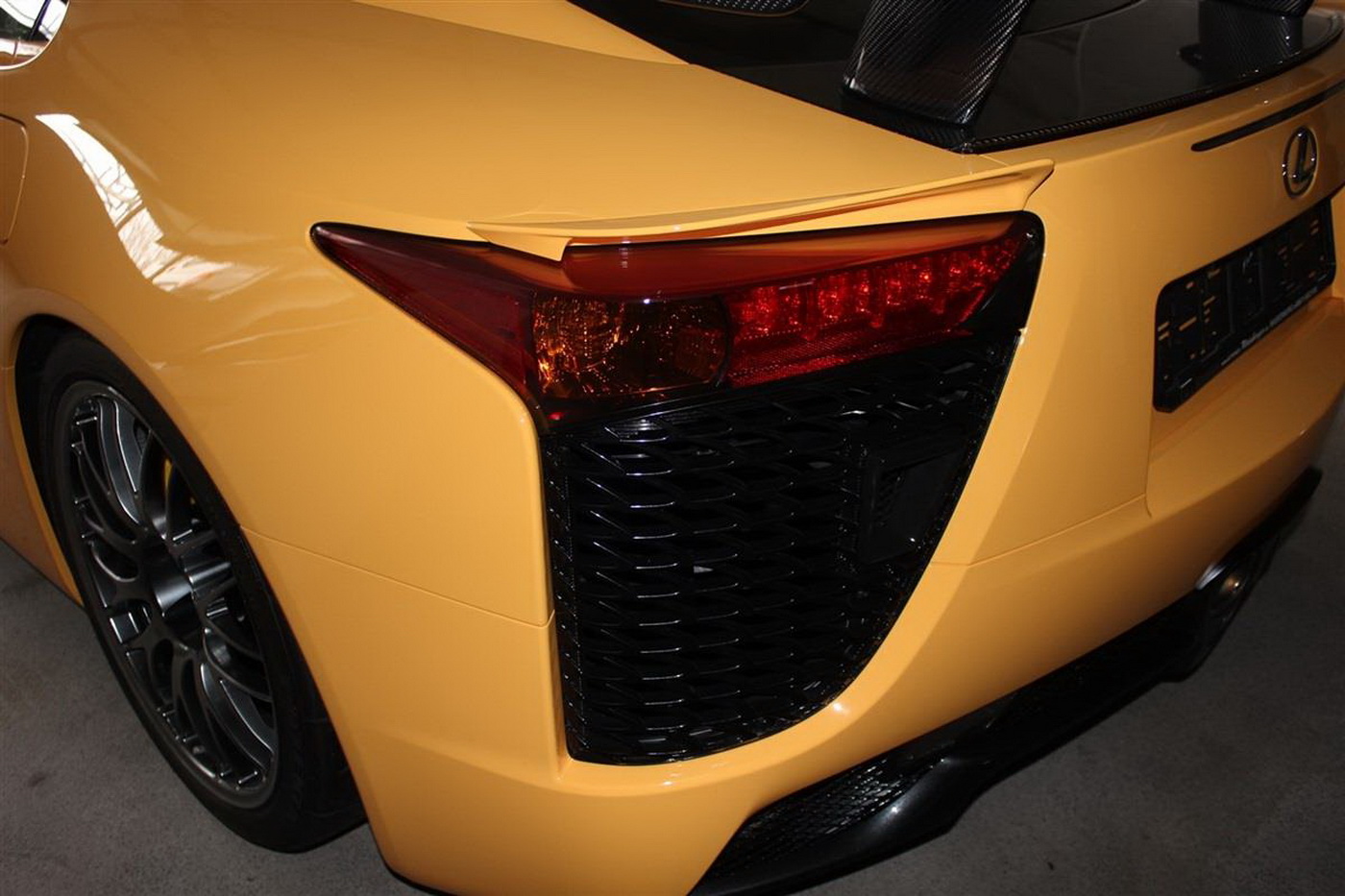 Lexus-LFA-Nurburgring-13 Repossessed Lexus LFA Nürburgring Edition Shows Up For Sale