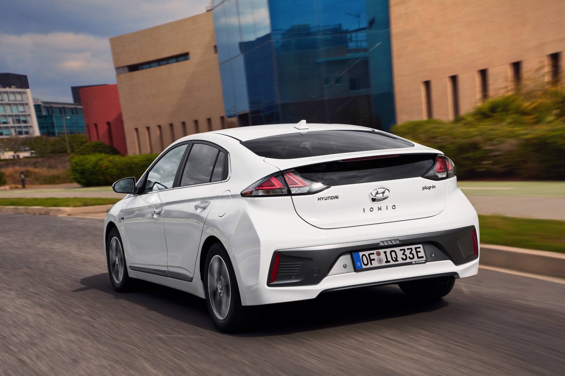 2020 Hyundai Ioniq Plug-in 14 2020 Hyundai Ioniq Family Gains Design And Tech Updates, Bigger Battery For EV