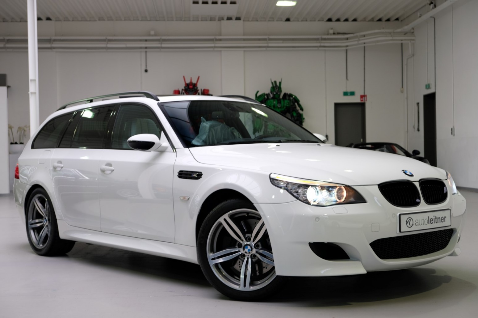 bmw m5 touring e61 12 BMW M5 Touring Is For Petrolhead Soccer Dads Who Dislike Fast SUVs