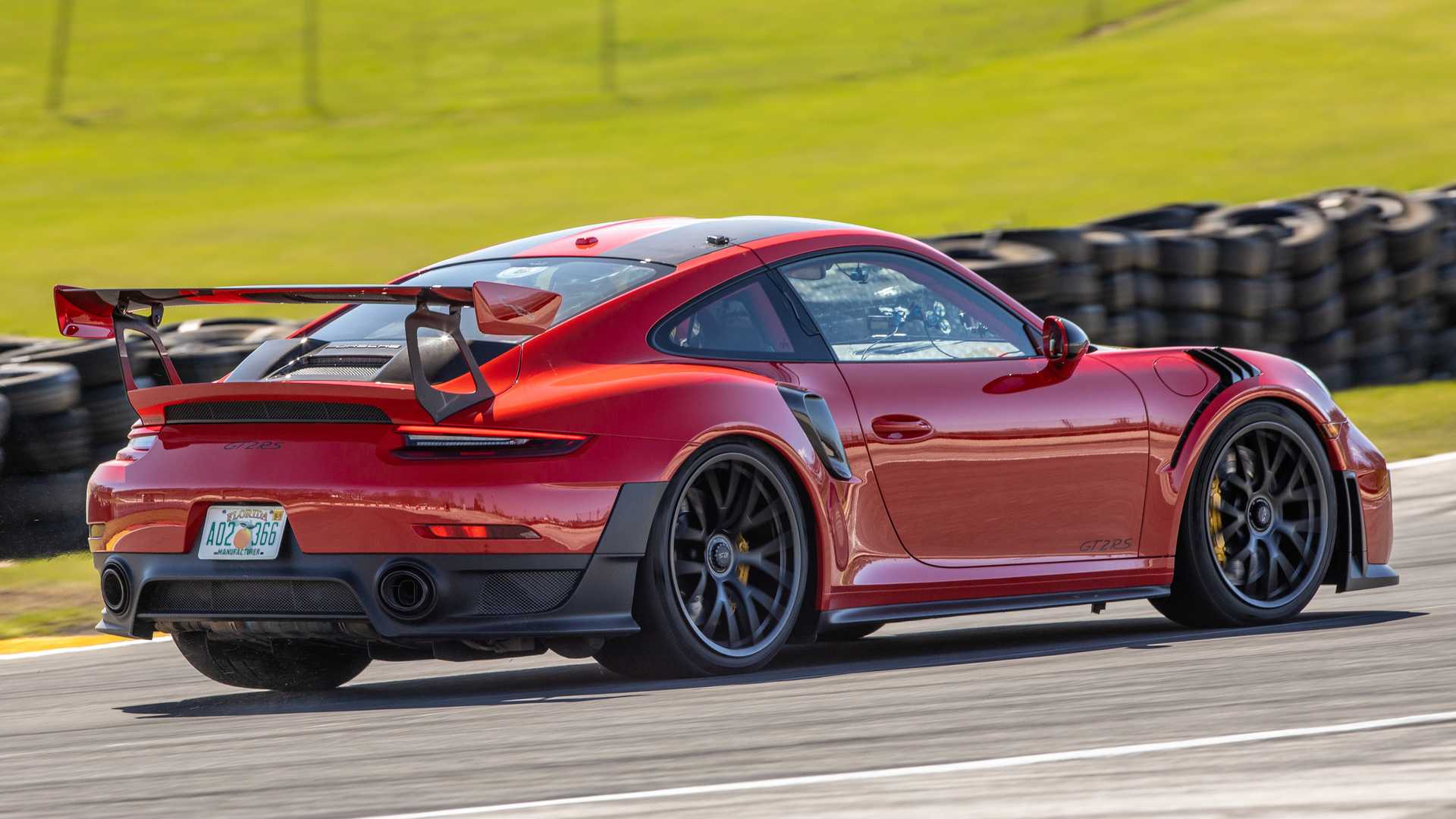 Porsche 911 GT2 RS Road America 9 Watch The Porsche 911 GT2 RS Set New Lap Record At Road America