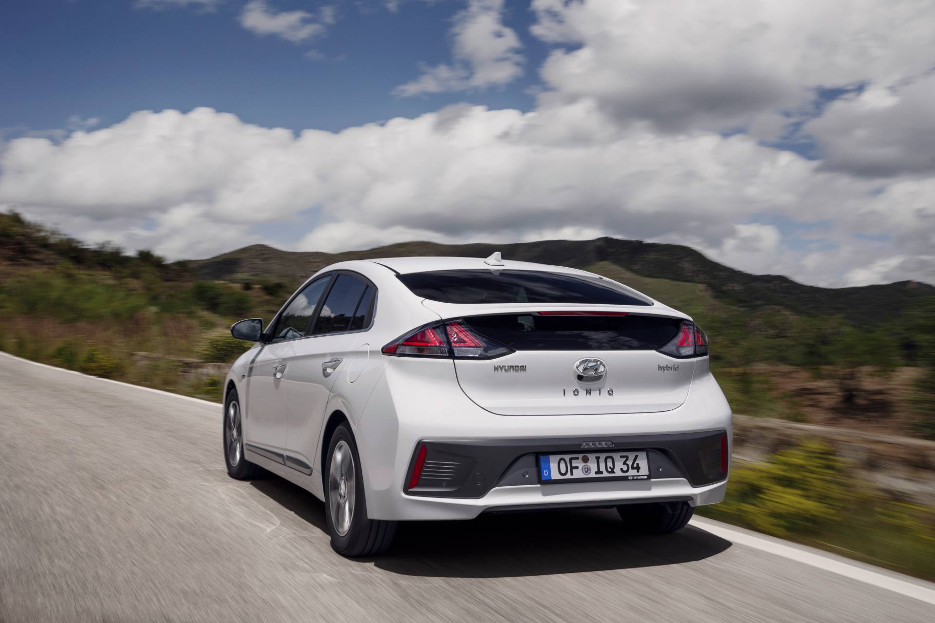 2020 Hyundai Ioniq Hybrid 12 2020 Hyundai Ioniq Family Gains Design And Tech Updates, Bigger Battery For EV
