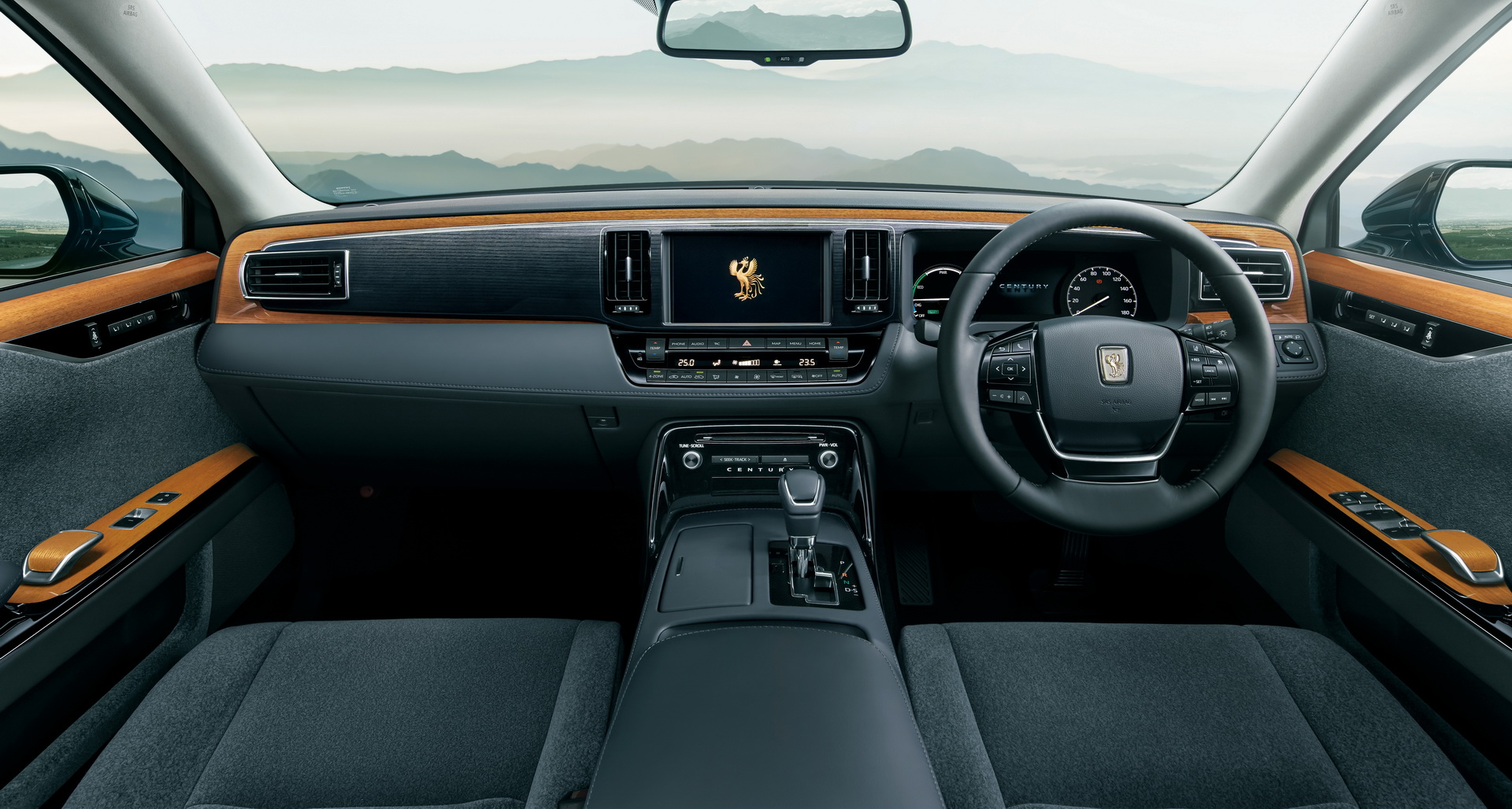 Toyota Camry Japan Emperor4 Japan’s New Emperor To Get A One-Off Toyota Century Droptop