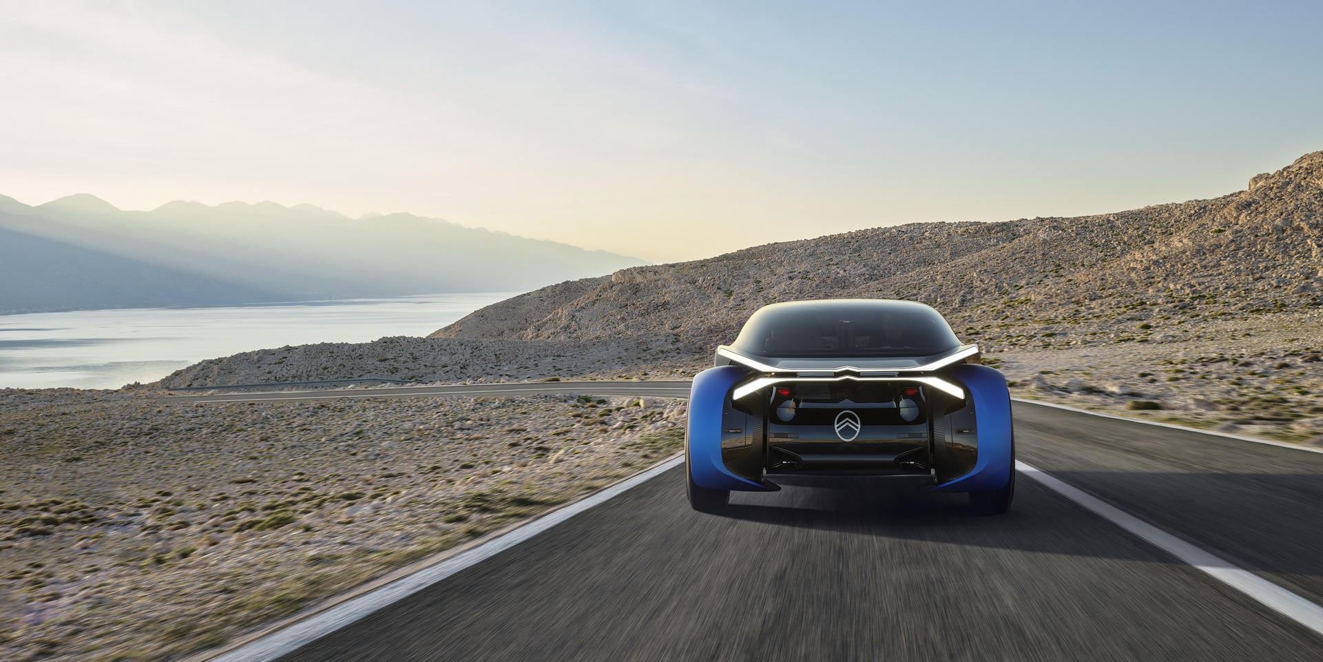 Citroen 19_19 CONCEPT 4 Citroen’s New Electric 19_19 Concept Has A 500 Mile Range And 30-inch Rims