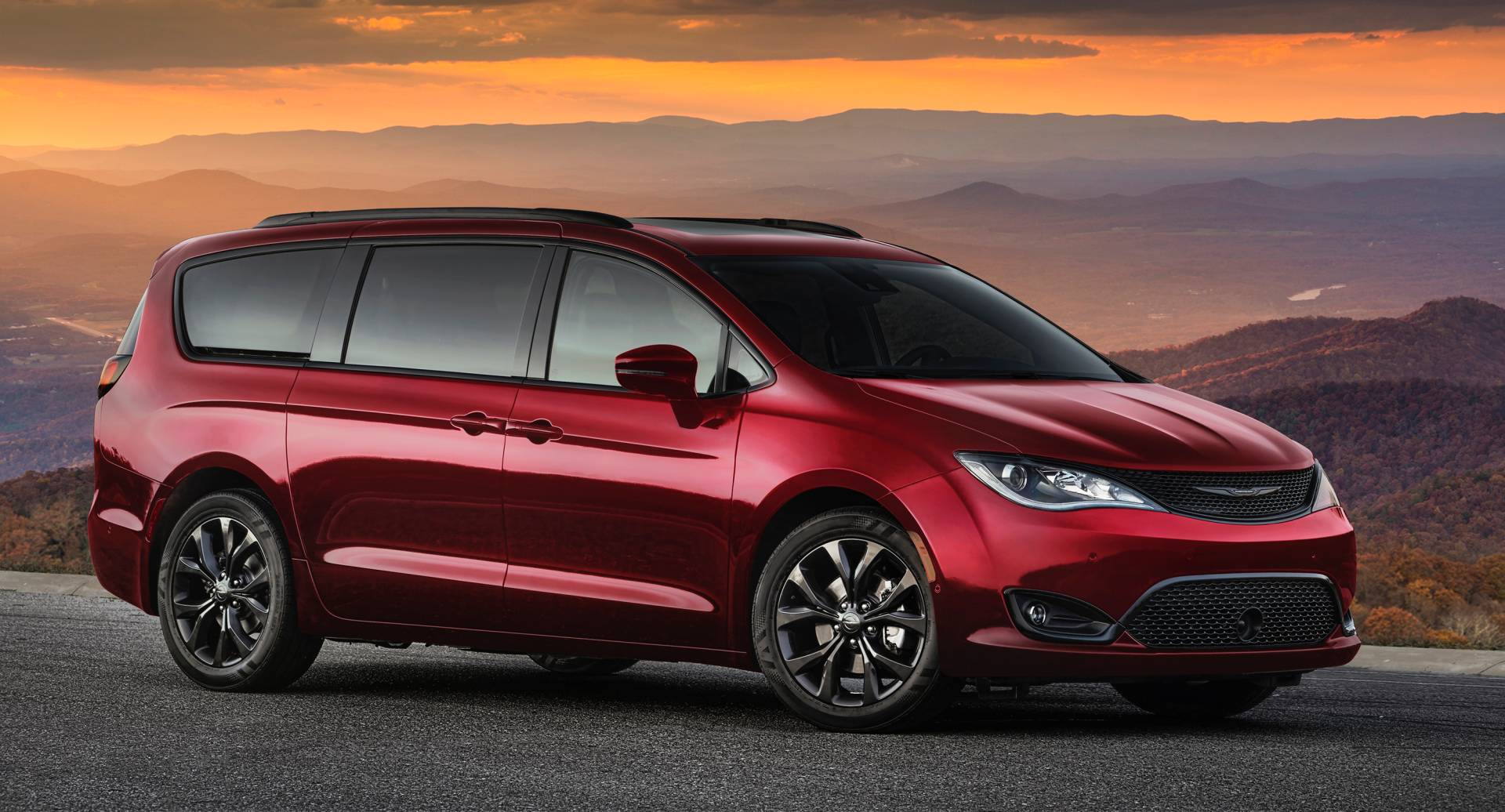 Pricing Announced For New 35th Anniversary Editions Of Chrysler Pacifica And Dodge Grand Caravan