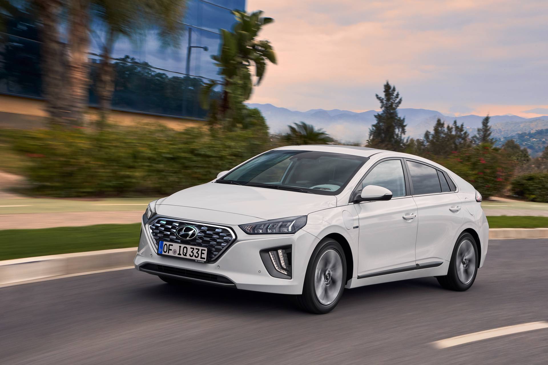 2020 Hyundai Ioniq Plug-in 7 2020 Hyundai Ioniq Family Gains Design And Tech Updates, Bigger Battery For EV