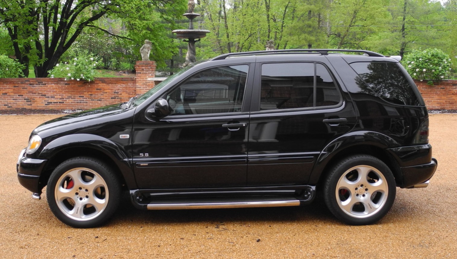 2001 mercedes ml58 brabus bat 34 2001 Brabus-Tuned Mercedes ML Is The Ghost Of SUVs Past