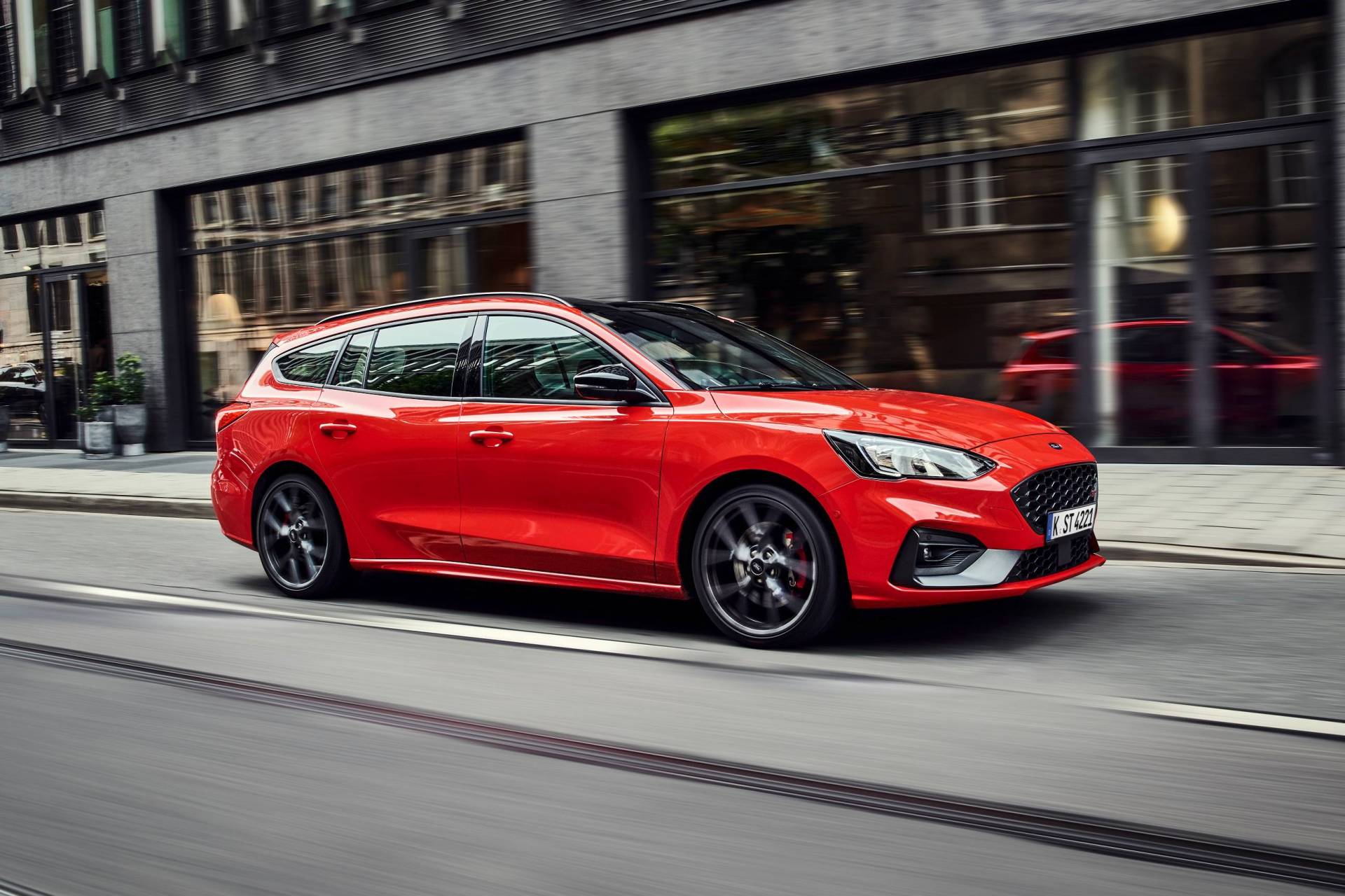2019MY Ford Focus ST Wagon 9 2019 Focus ST Wagon Revealed As The Family Man’s Fast Ford