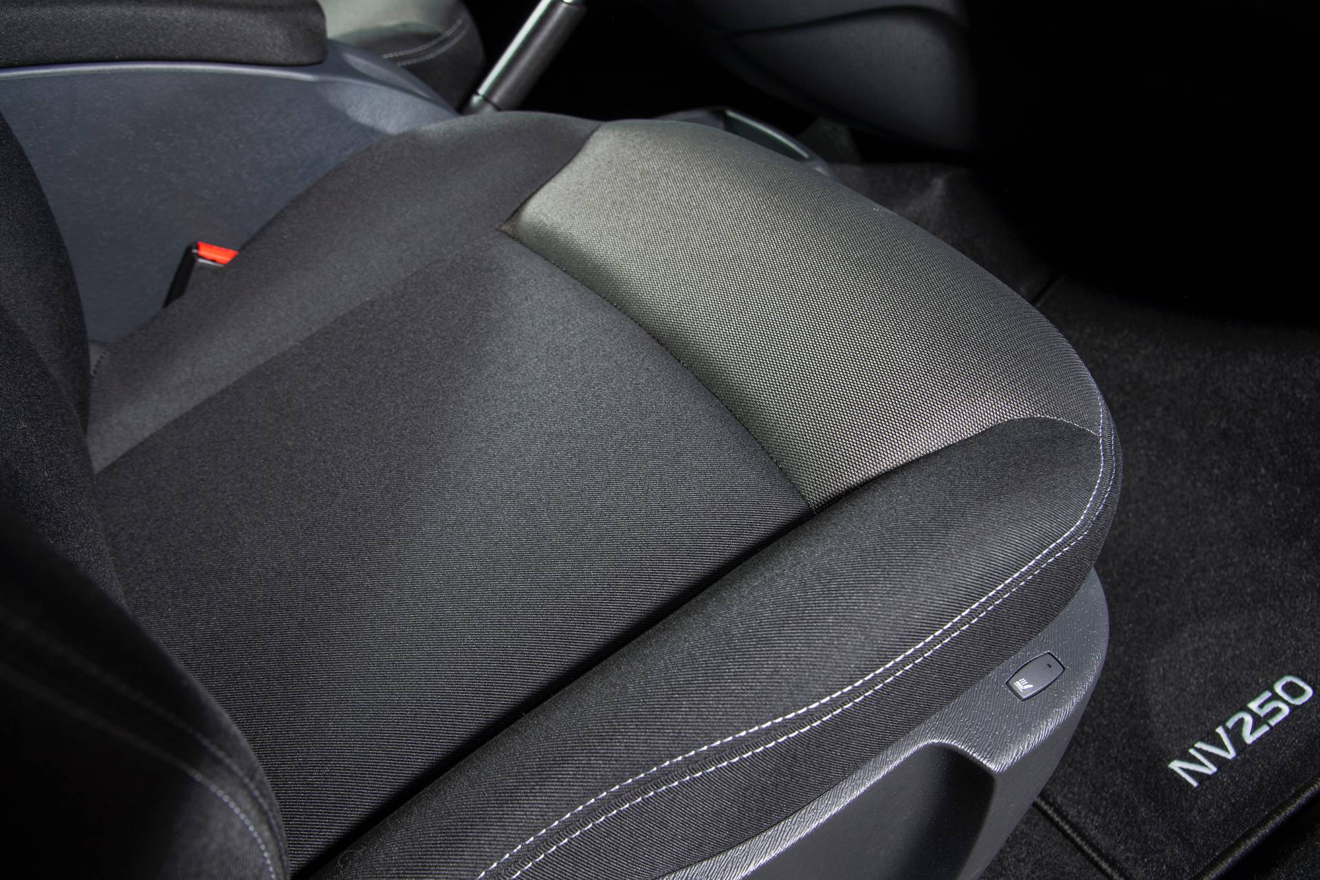 Nissan NV250 M1 Passenger Van 9 Badge-Engineered Nissan NV250 Compact Van Debuts In Europe