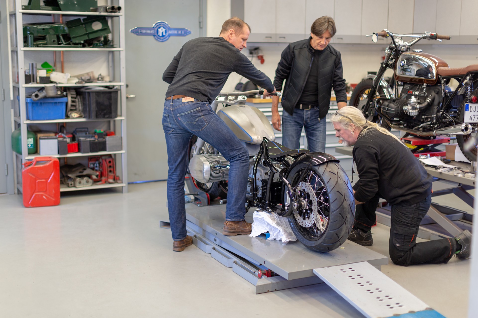 BMW’s R18 Concept Is A Minimalist Bike With An All-New Boxer Engine