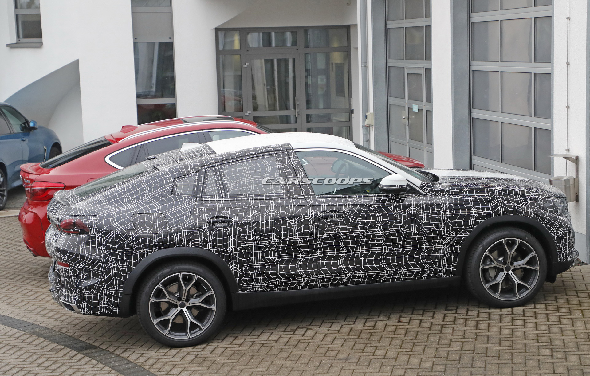 2020 bmw x6 spied with current model 3 2020 BMW X6 Poses Next To 2019 X6 M For Good Measure