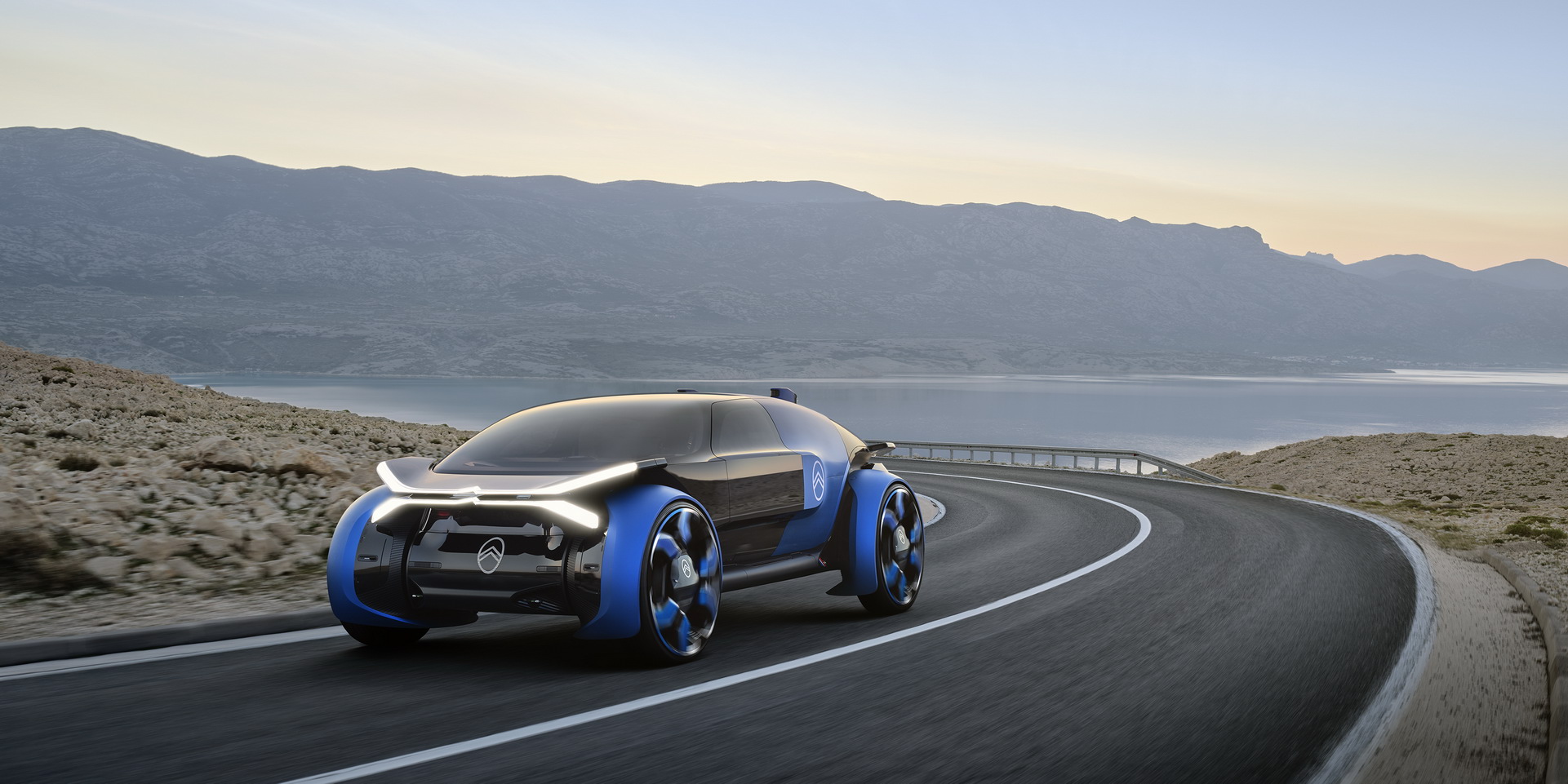 Citroen 19_19 CONCEPT 1 Citroen’s New Electric 19_19 Concept Has A 500 Mile Range And 30-inch Rims