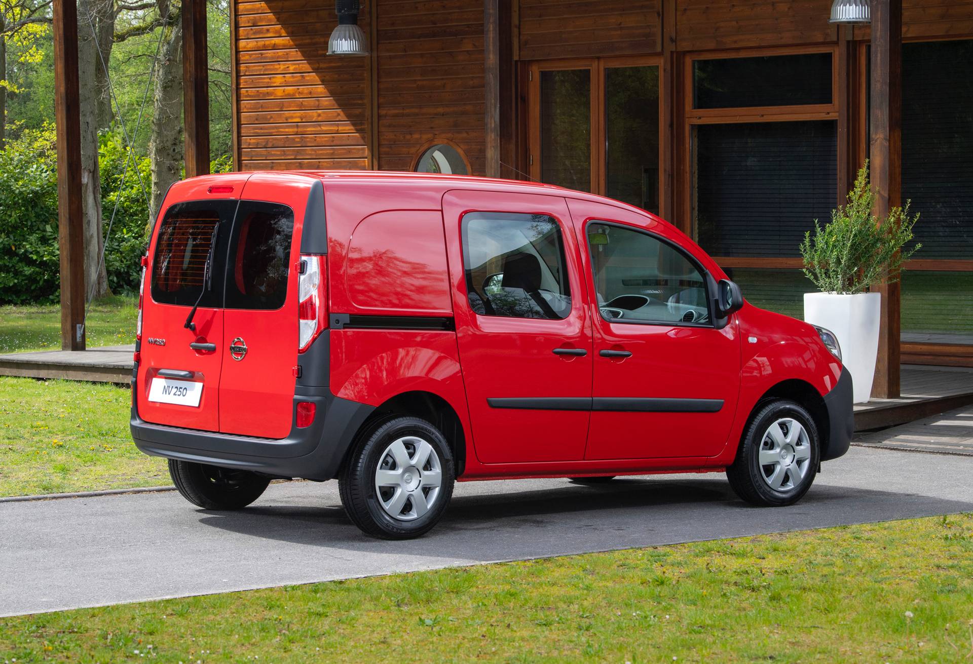 Nissan NV250 L1 Van 7 Badge-Engineered Nissan NV250 Compact Van Debuts In Europe