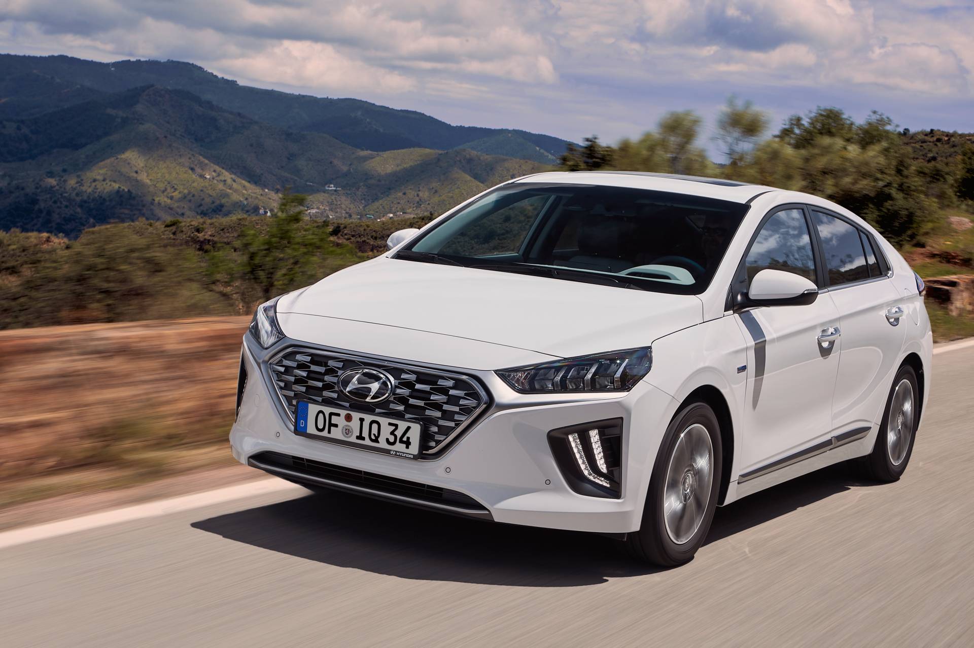 2020 Hyundai Ioniq Hybrid 10 2020 Hyundai Ioniq Family Gains Design And Tech Updates, Bigger Battery For EV