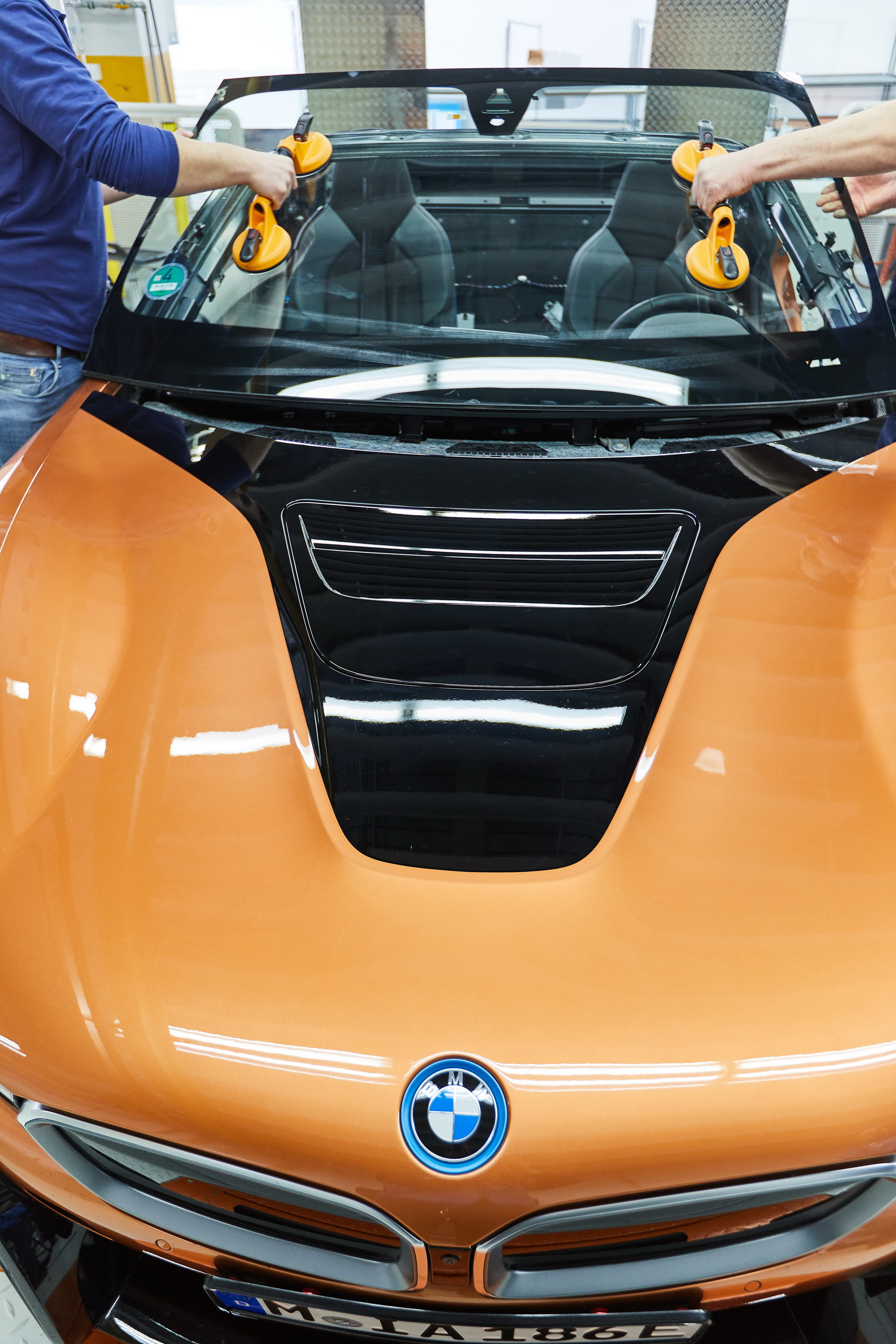 BMW-i8-Roadster-Safety-Car-31 BMW Makes i8 Roadster A Speedster For Formula E’s New Safety Car