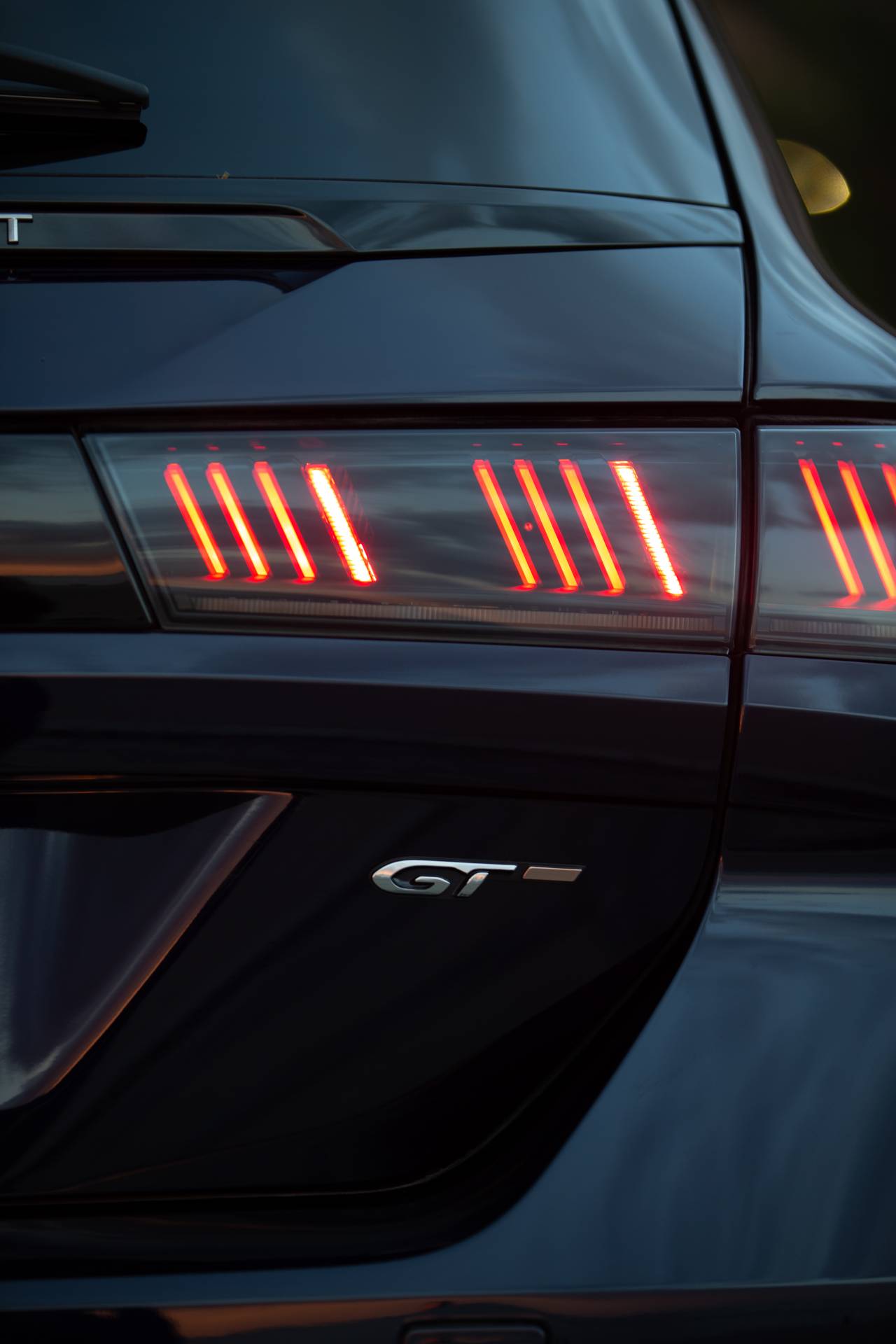 Is The New 2019 Peugeot 508 SW Cooler Than A Crossover?