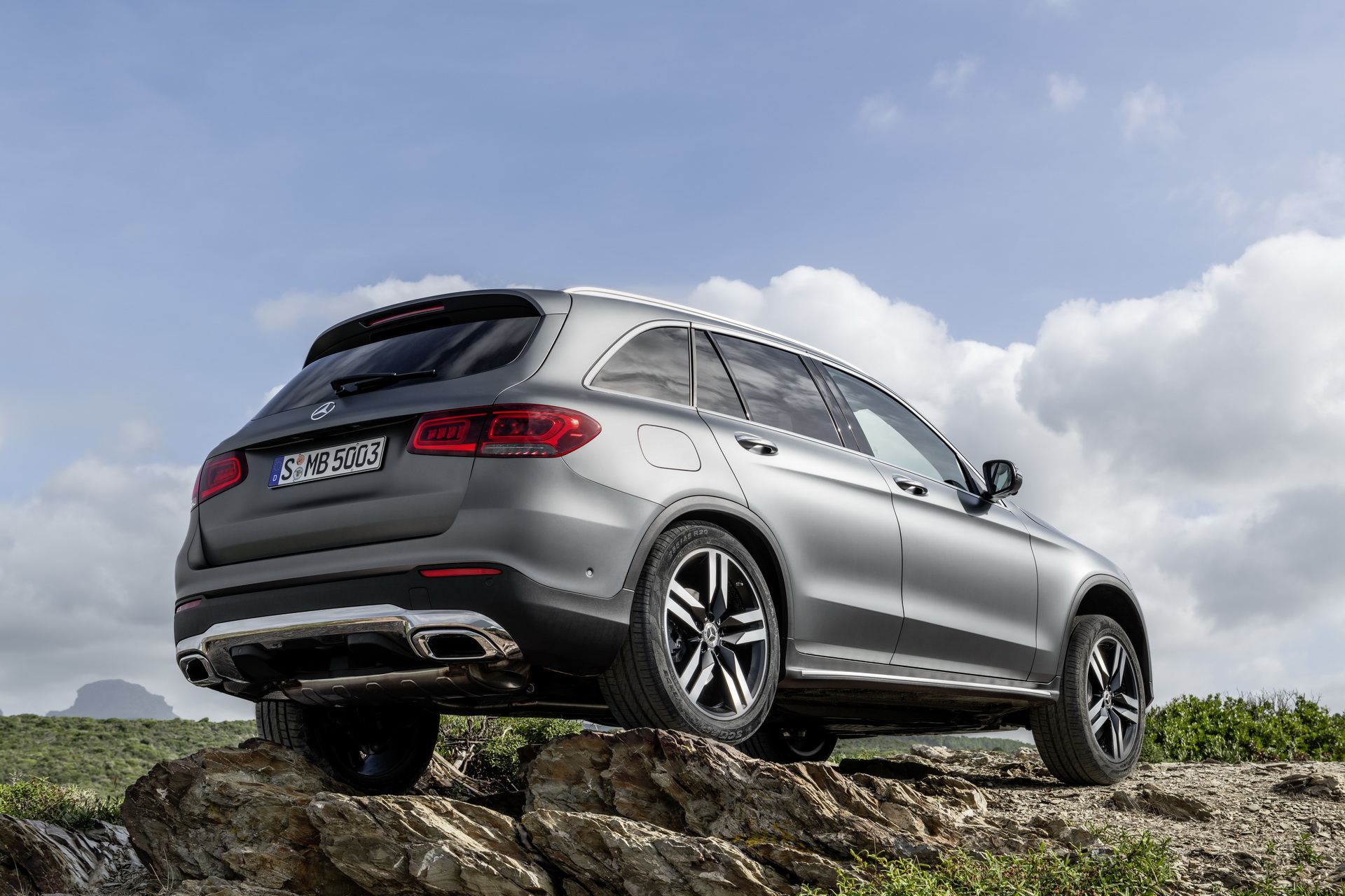 2020 Mercedes Benz Glc Goes On Sale In The Uk Priced From 39 420 Carscoops