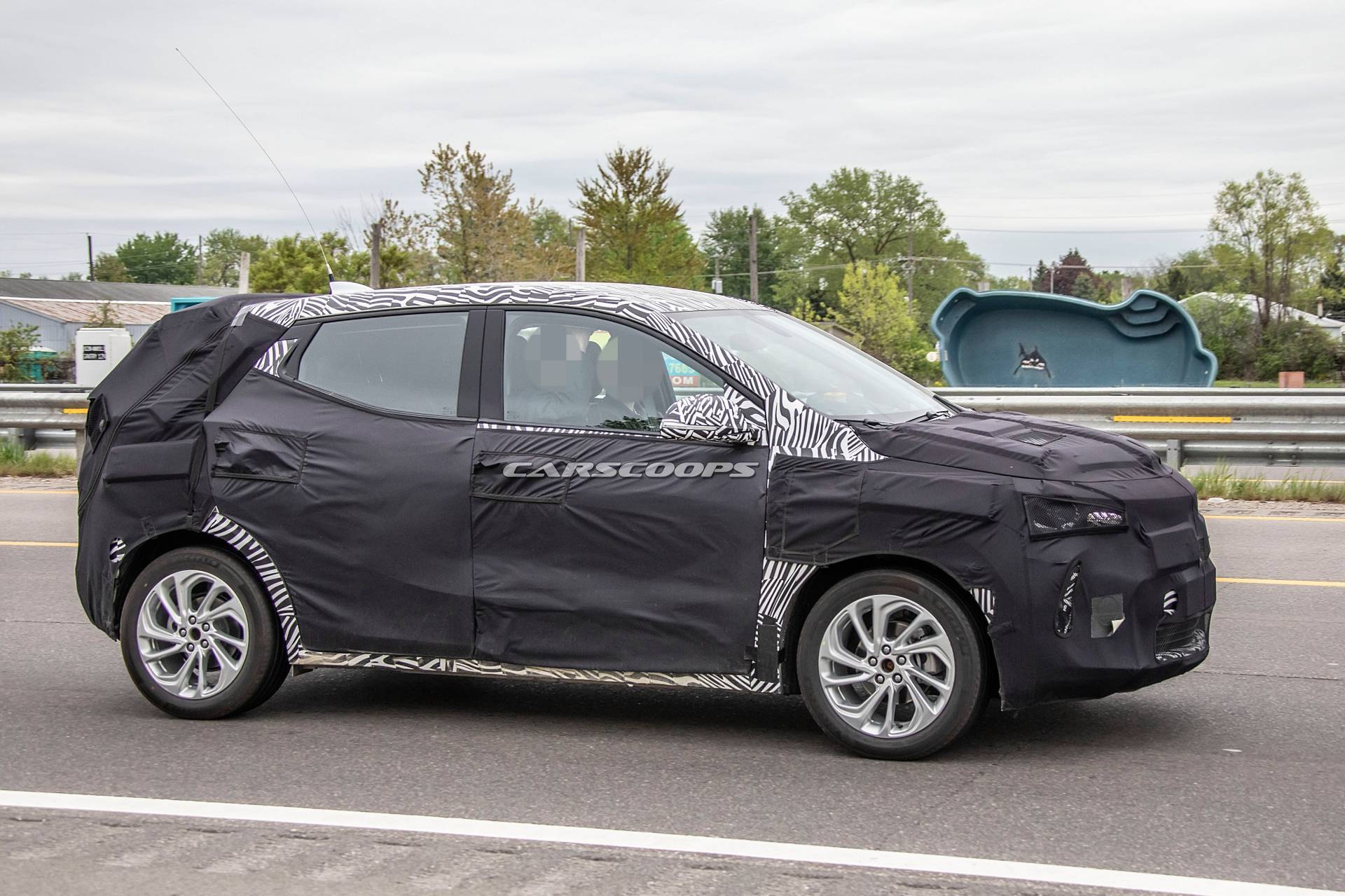 2021 Chevrolet Bolt EUV spy shots 5 2021 Chevrolet Bolt EUV Is A Bolt EV Wrapped As A Crossover