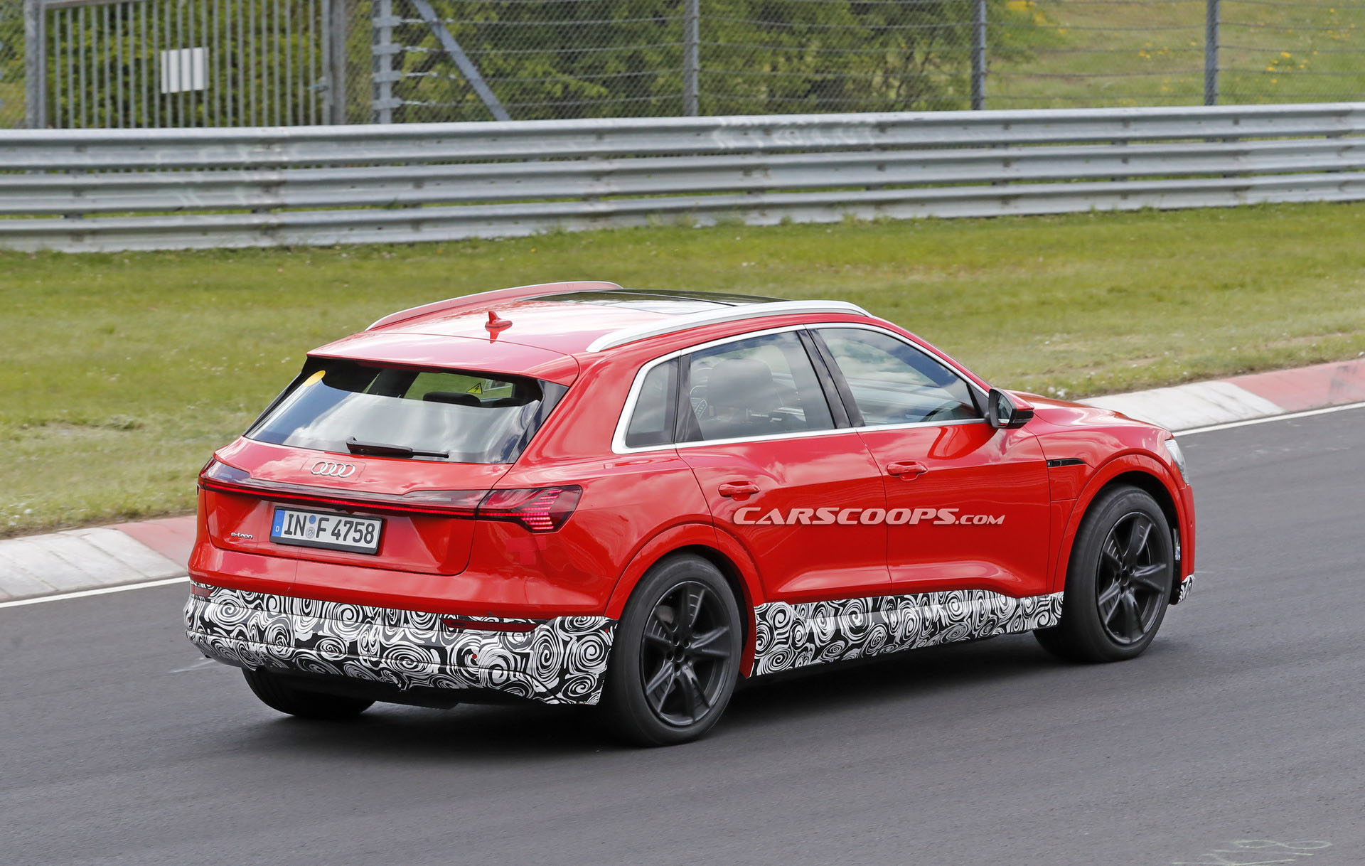 High-Performance Audi E-Tron Spied, Could Be The S Or RS Variant (New Photos)