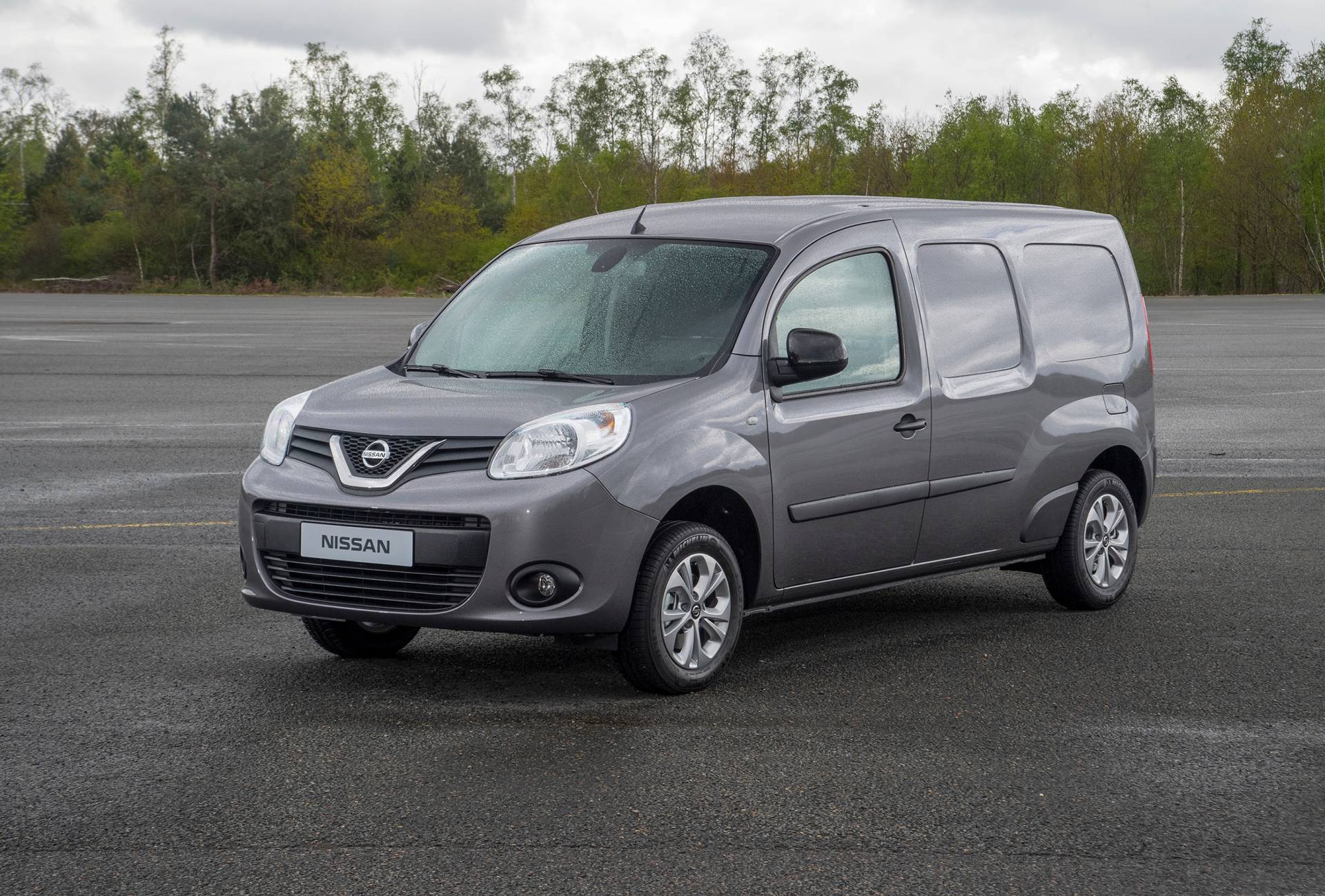 Nissan NV250 L2 Van 32 Badge-Engineered Nissan NV250 Compact Van Debuts In Europe