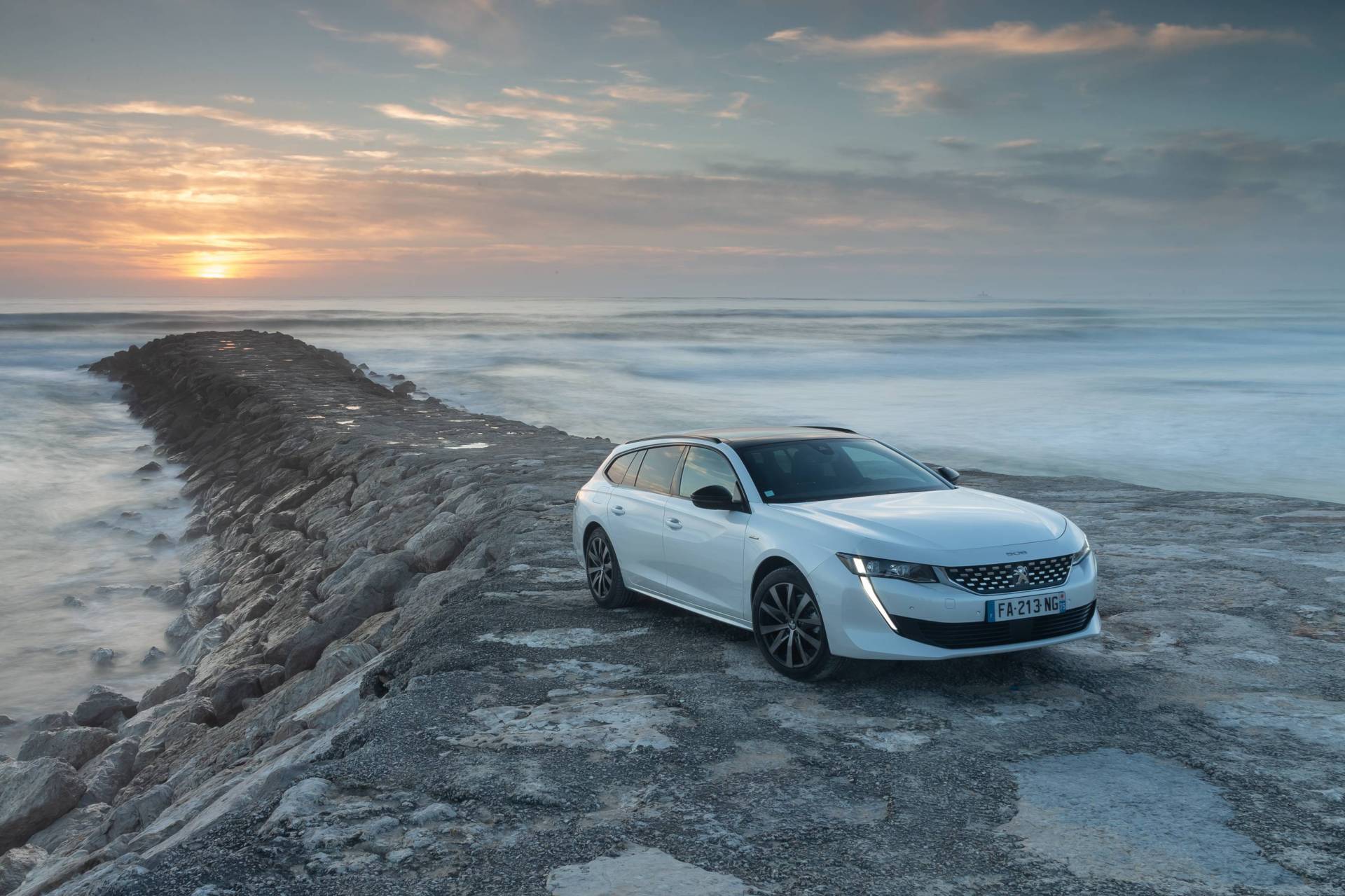Is The New 2019 Peugeot 508 SW Cooler Than A Crossover?