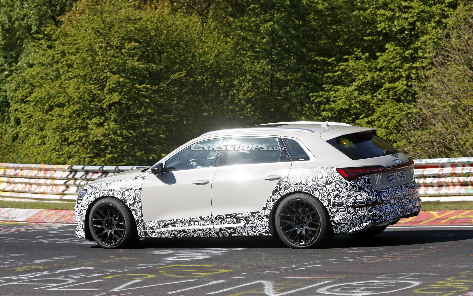 High-Performance Audi E-Tron Spied, Could Be The S Or RS Variant (New Photos)