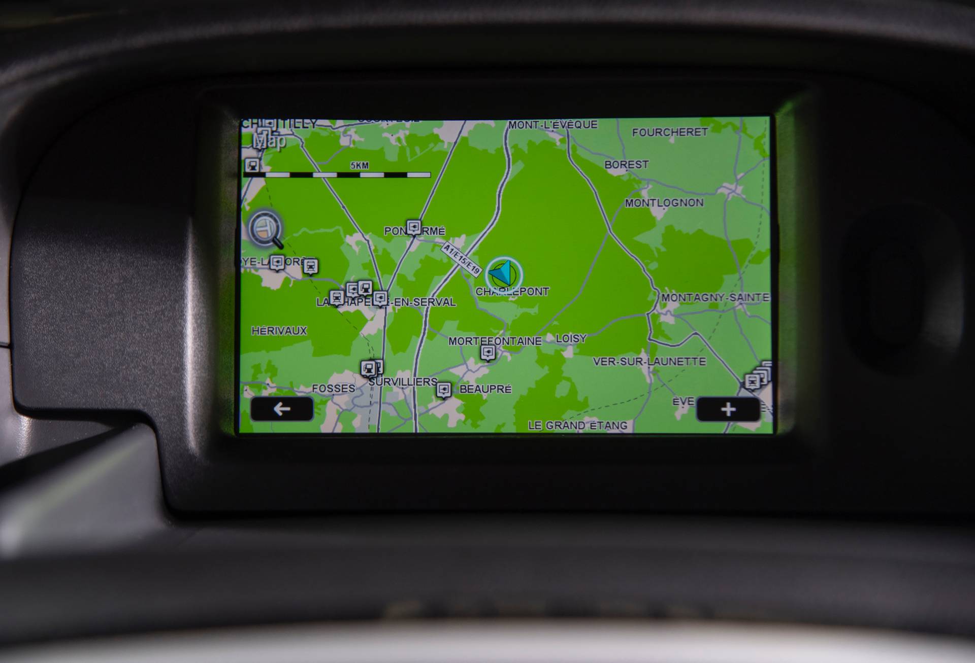 Nissan NV250 M1 Passenger Van 8 Badge-Engineered Nissan NV250 Compact Van Debuts In Europe