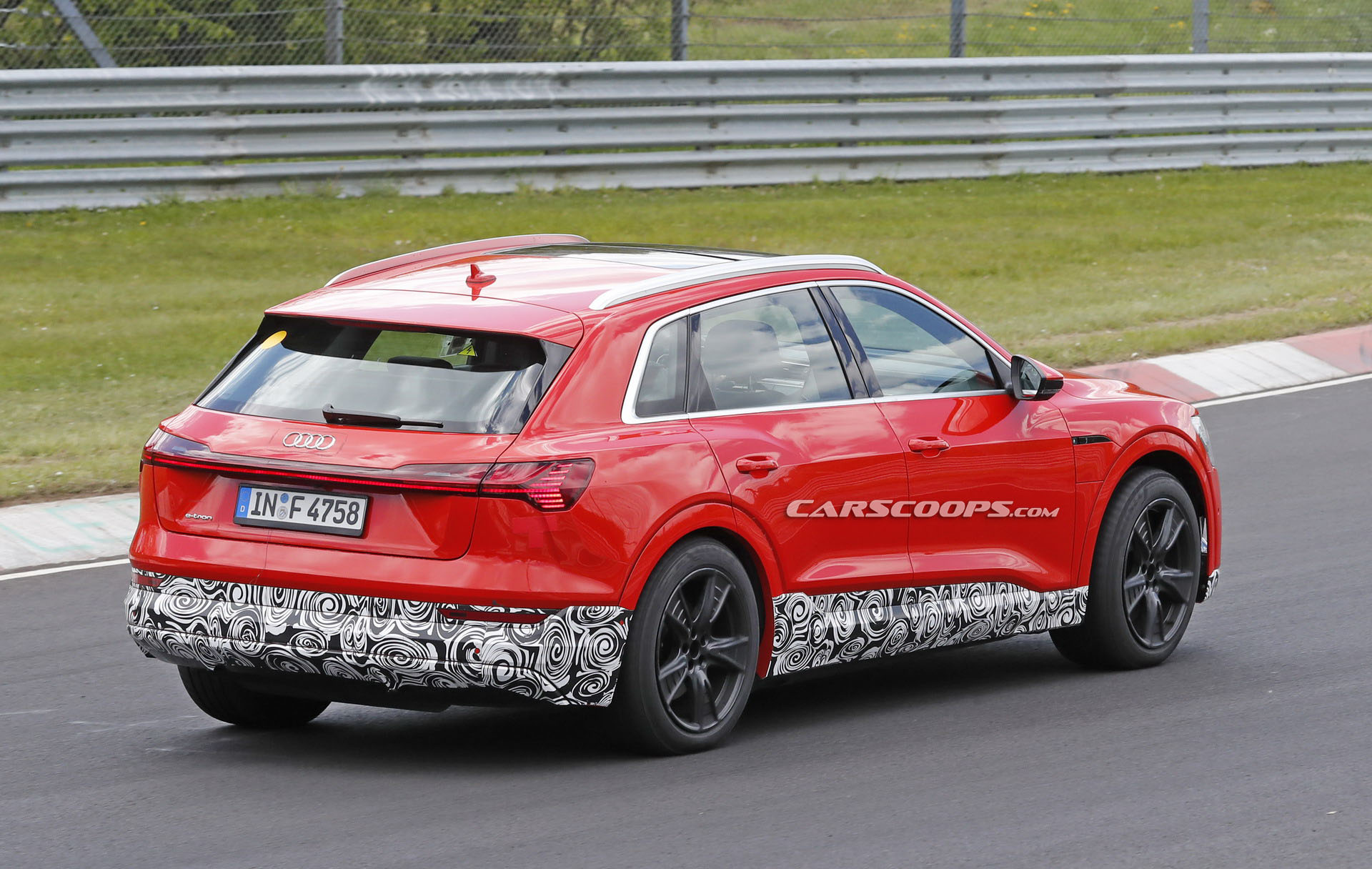 High-Performance Audi E-Tron Spied, Could Be The S Or RS Variant (New Photos)