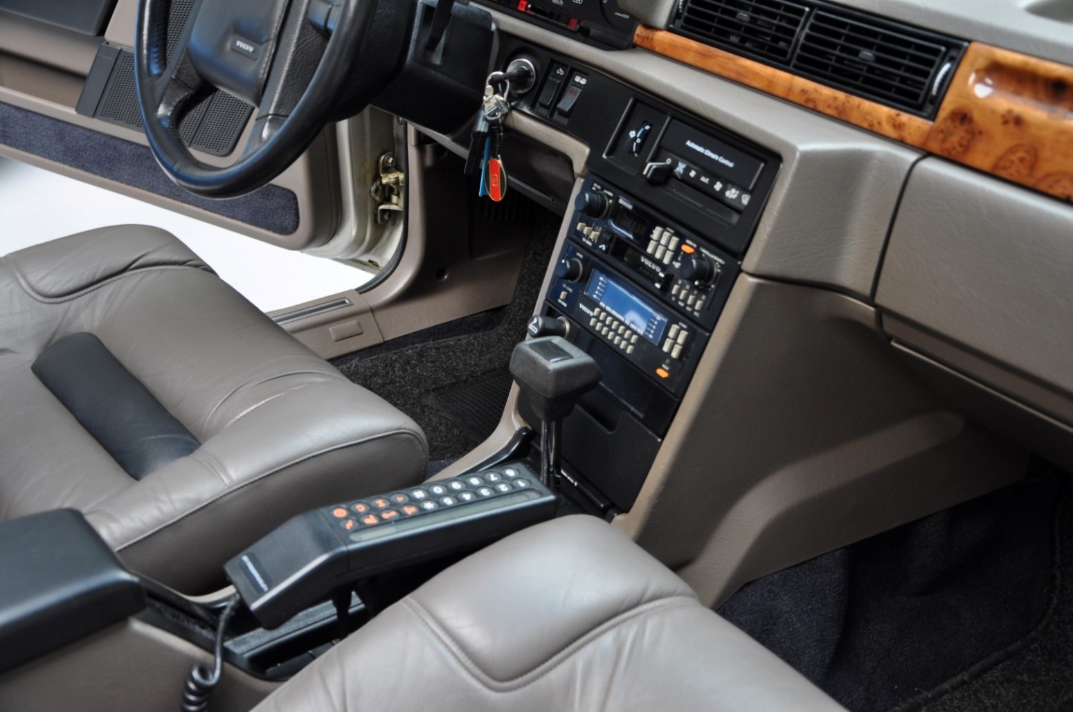 1988 Volvo 780 Coupe Bertone 25 Pristine 1988 Volvo 780 Coupe Blends Bertone Styling With Swedish Flair For €47,500