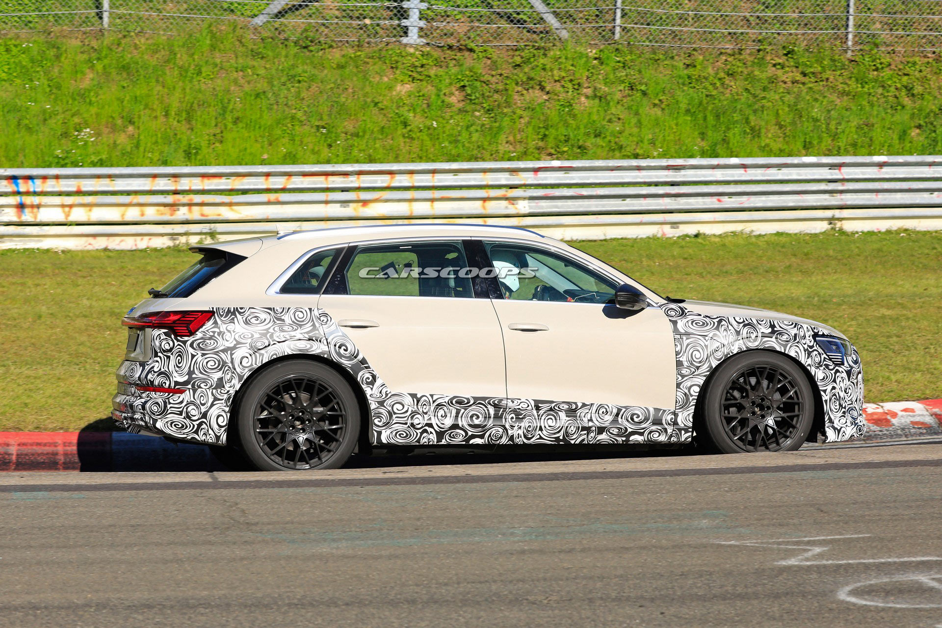 High-Performance Audi E-Tron Spied, Could Be The S Or RS Variant (New Photos)