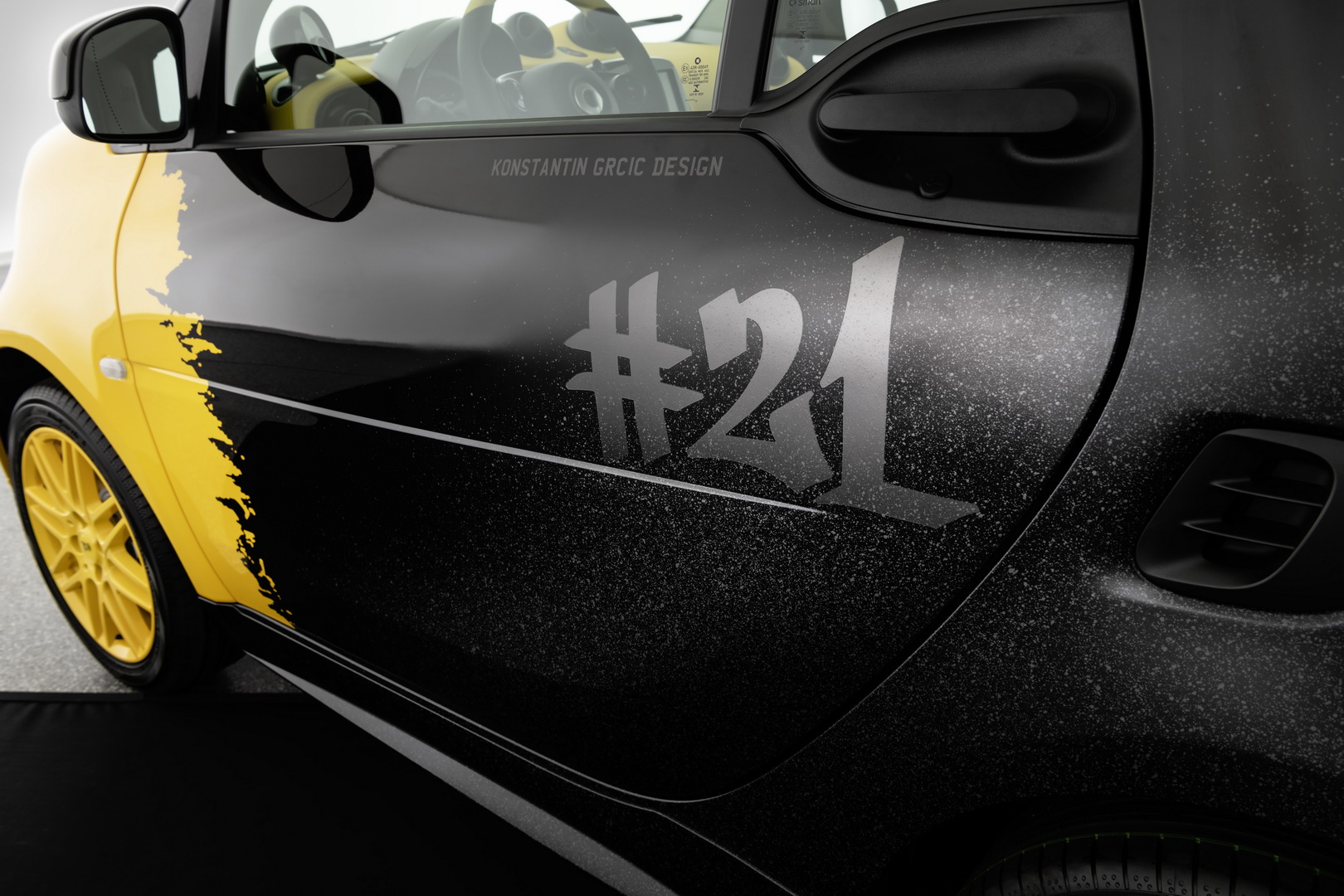 2019 smart fortwo final collectors edition konstantin grcic 4 Smart ForTwo ‘21’ Final Collector’s Edition Is A Last Hurrah To The ICE-Powered City Car