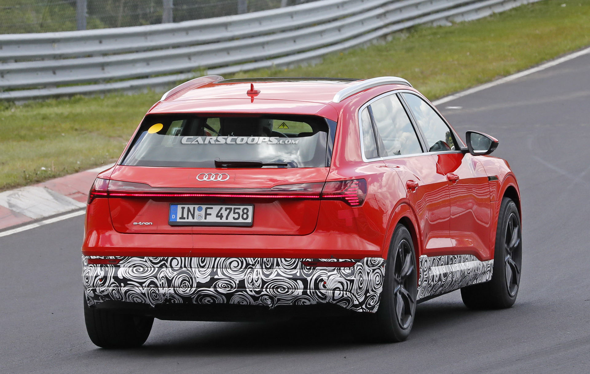 High-Performance Audi E-Tron Spied, Could Be The S Or RS Variant (New Photos)