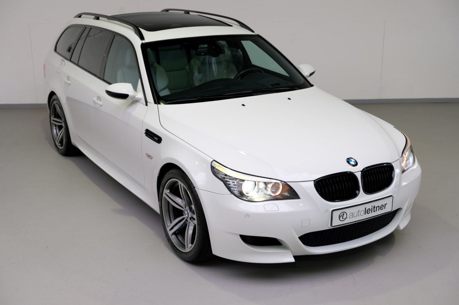 bmw m5 touring e61 22 BMW M5 Touring Is For Petrolhead Soccer Dads Who Dislike Fast SUVs