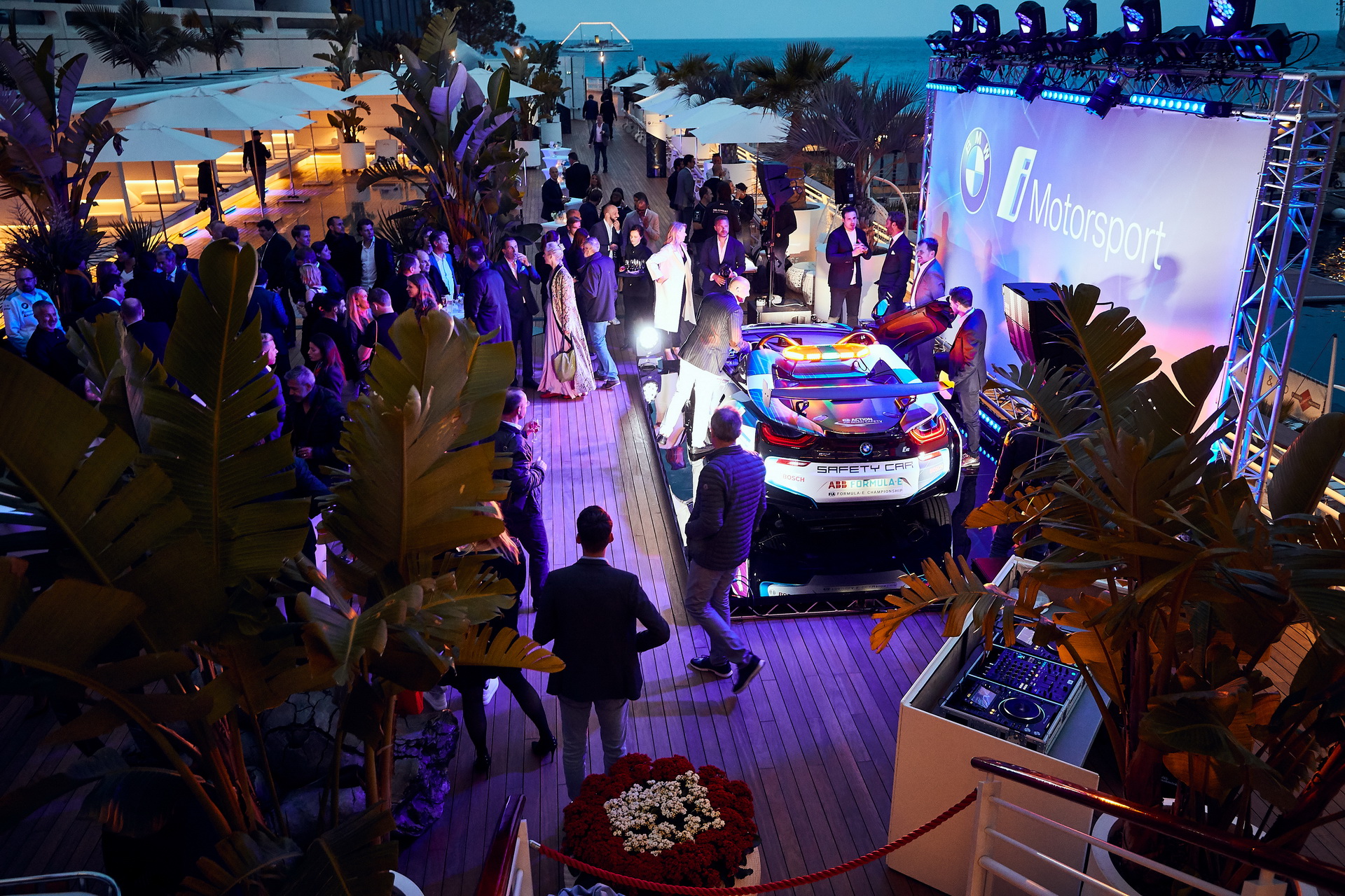 BMW-i8-Roadster-Safety-Car-11 BMW Makes i8 Roadster A Speedster For Formula E’s New Safety Car