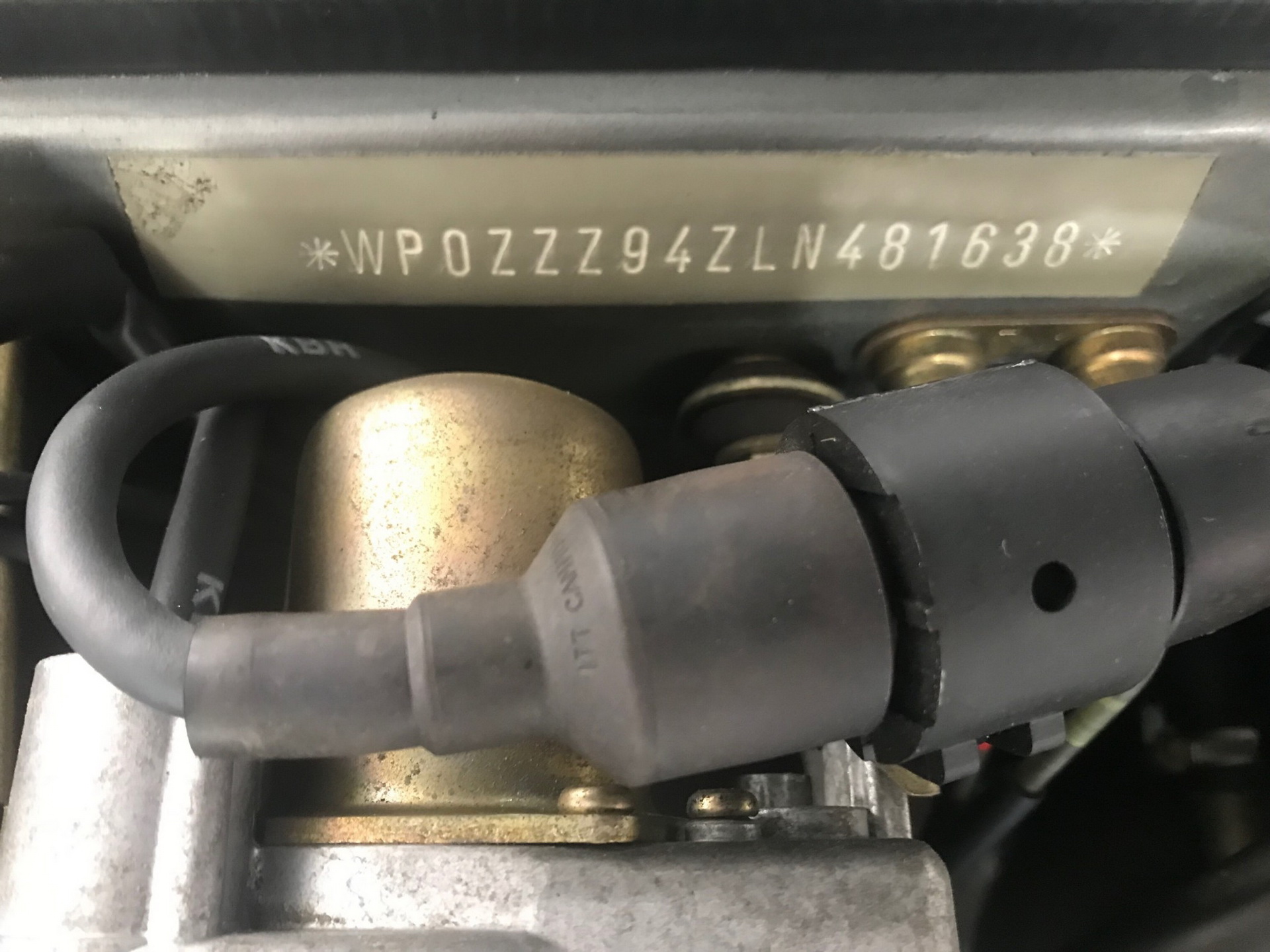 1990 porsche 944 s2 cabrio auction 67 This 1990 Porsche 944 S2 Cabriolet Was Sitting In Storage For 24 years