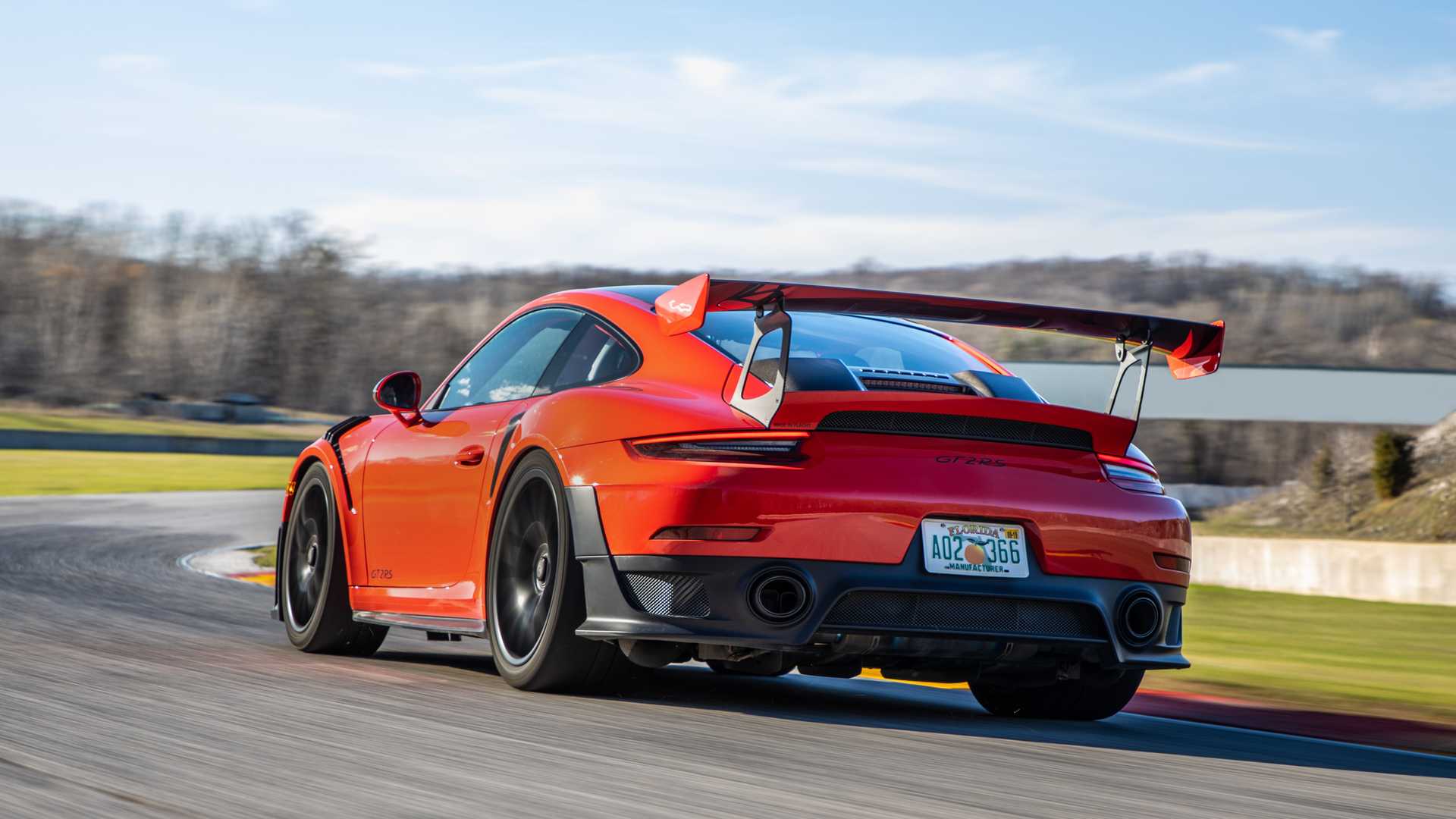 Porsche 911 GT2 RS Road America 13 Watch The Porsche 911 GT2 RS Set New Lap Record At Road America
